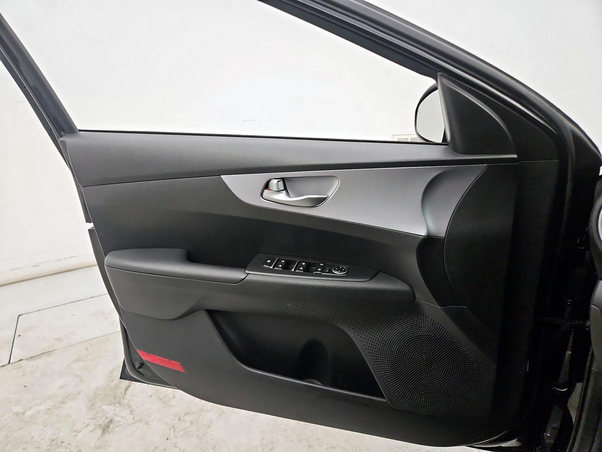 Thumbnail: 2024 Kia Forte - 12