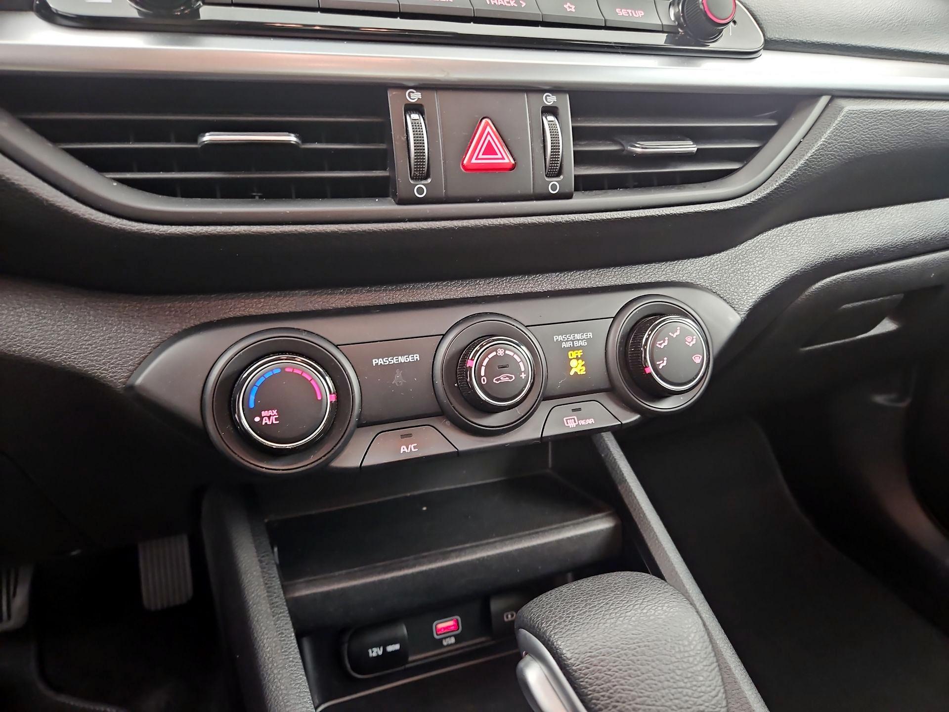 Thumbnail: 2024 Kia Forte - 16