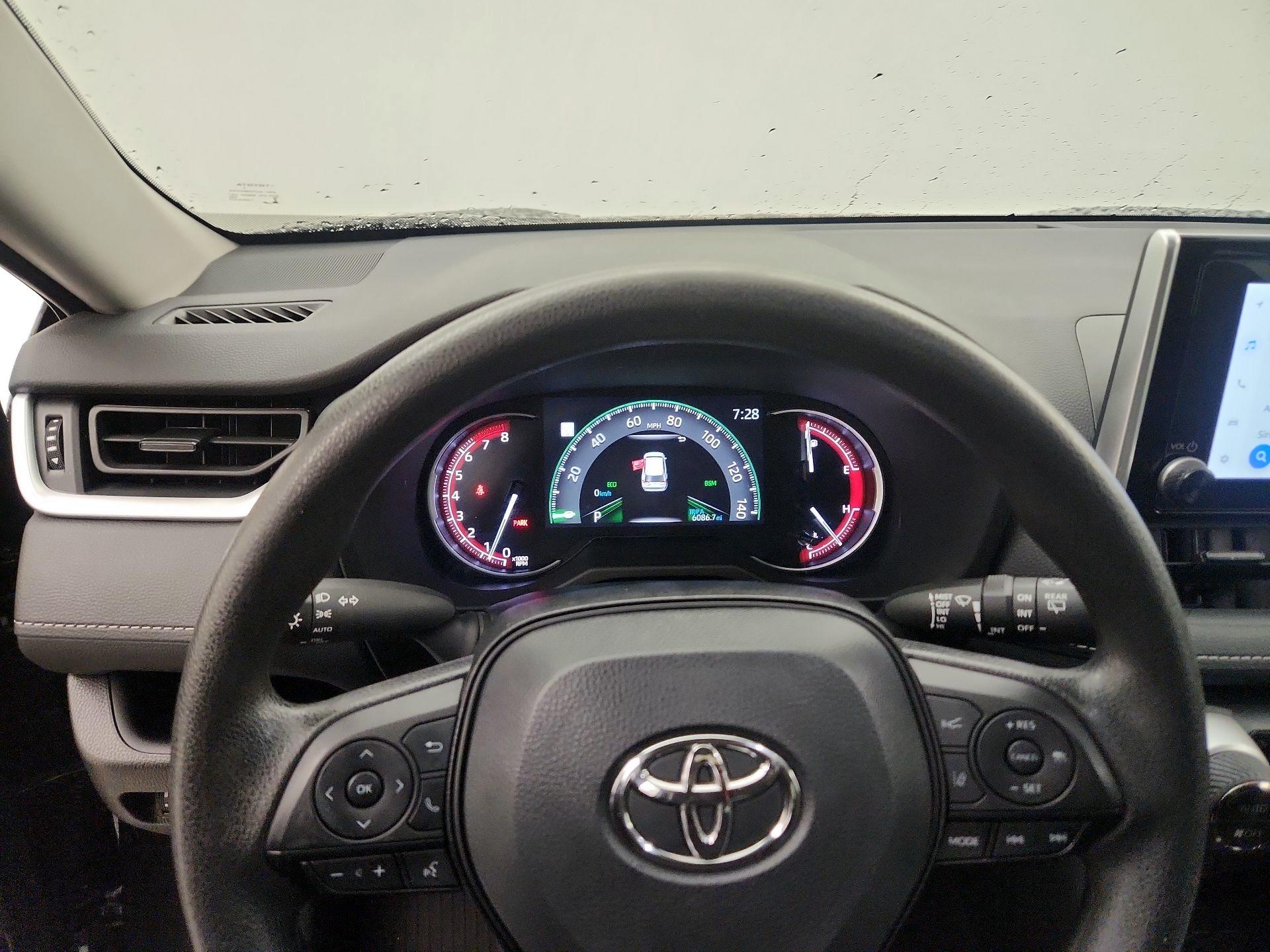 Thumbnail: 2025 Toyota RAV4 - 10