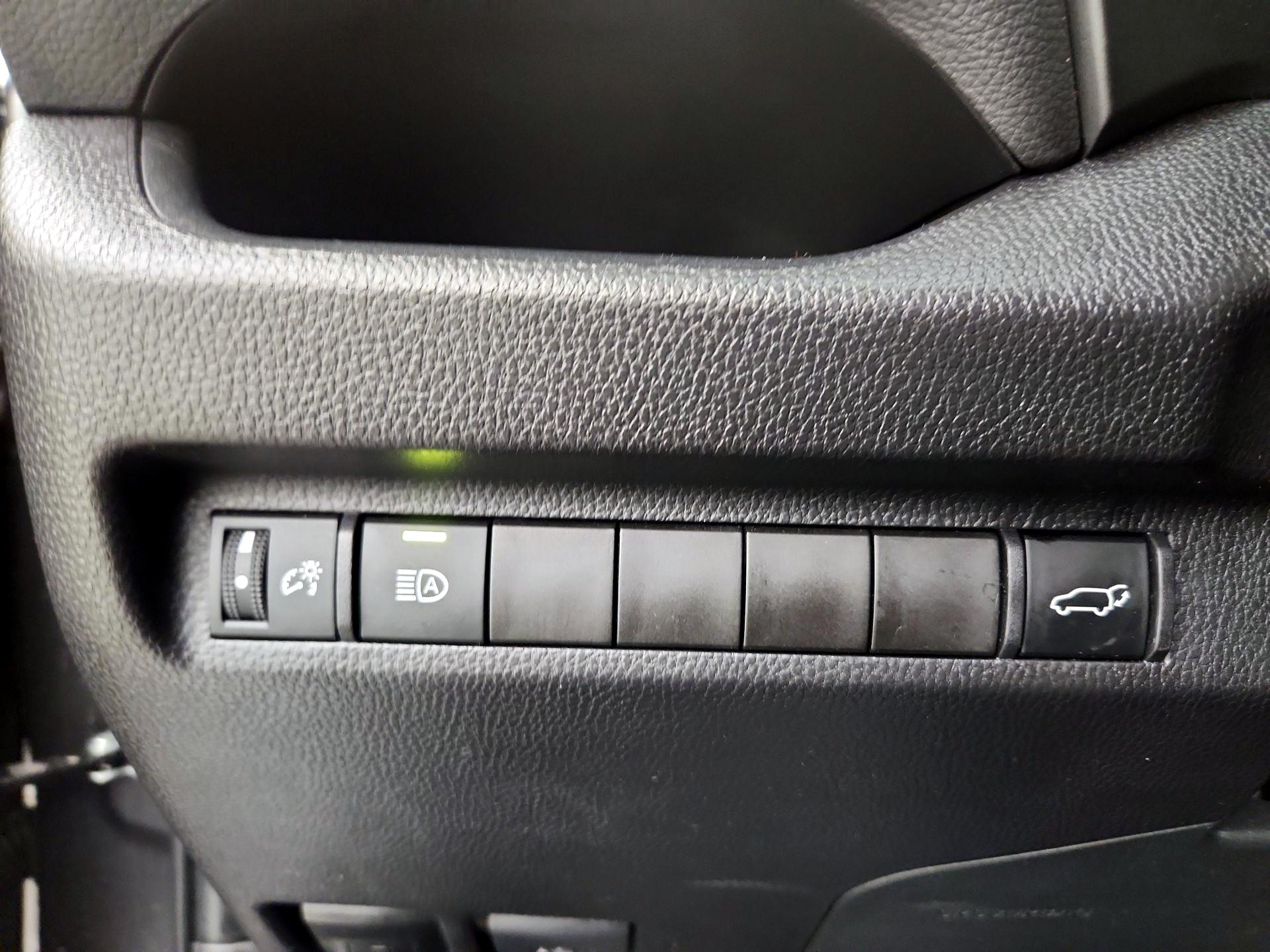 Thumbnail: 2025 Toyota RAV4 - 13