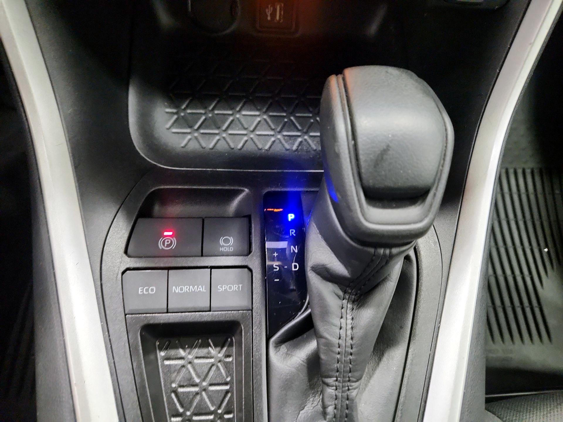 Thumbnail: 2025 Toyota RAV4 - 17