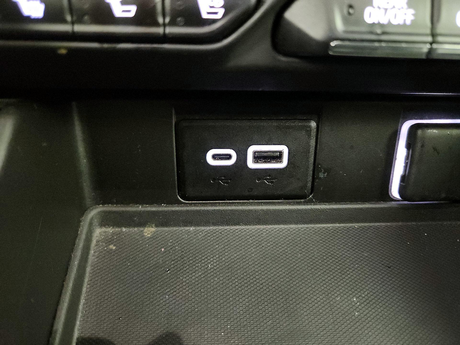 Thumbnail: 2023 Chevrolet Suburban - 18