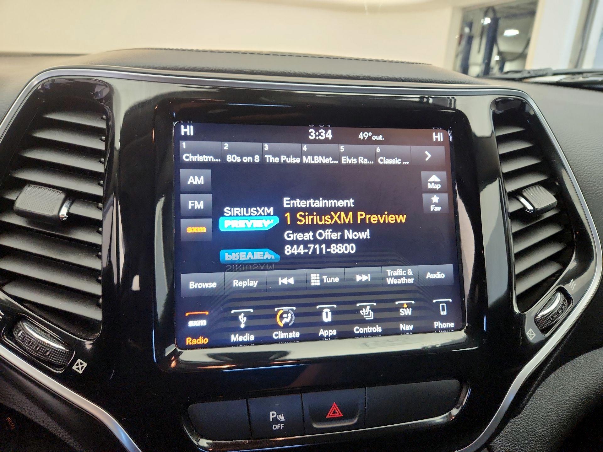 Thumbnail: 2019 Jeep Cherokee - 16