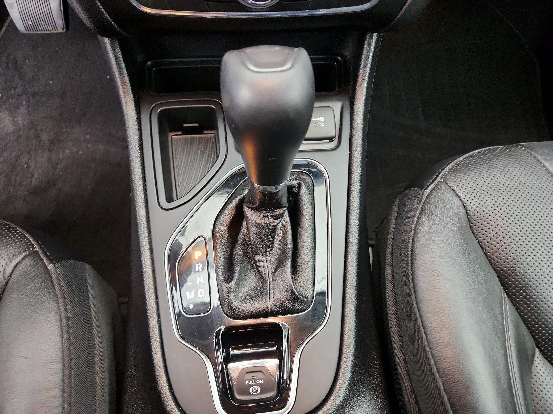 Thumbnail: 2019 Jeep Cherokee - 18