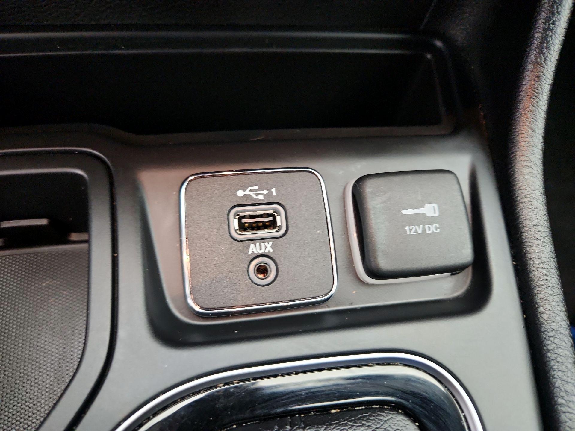 Thumbnail: 2019 Jeep Cherokee - 19