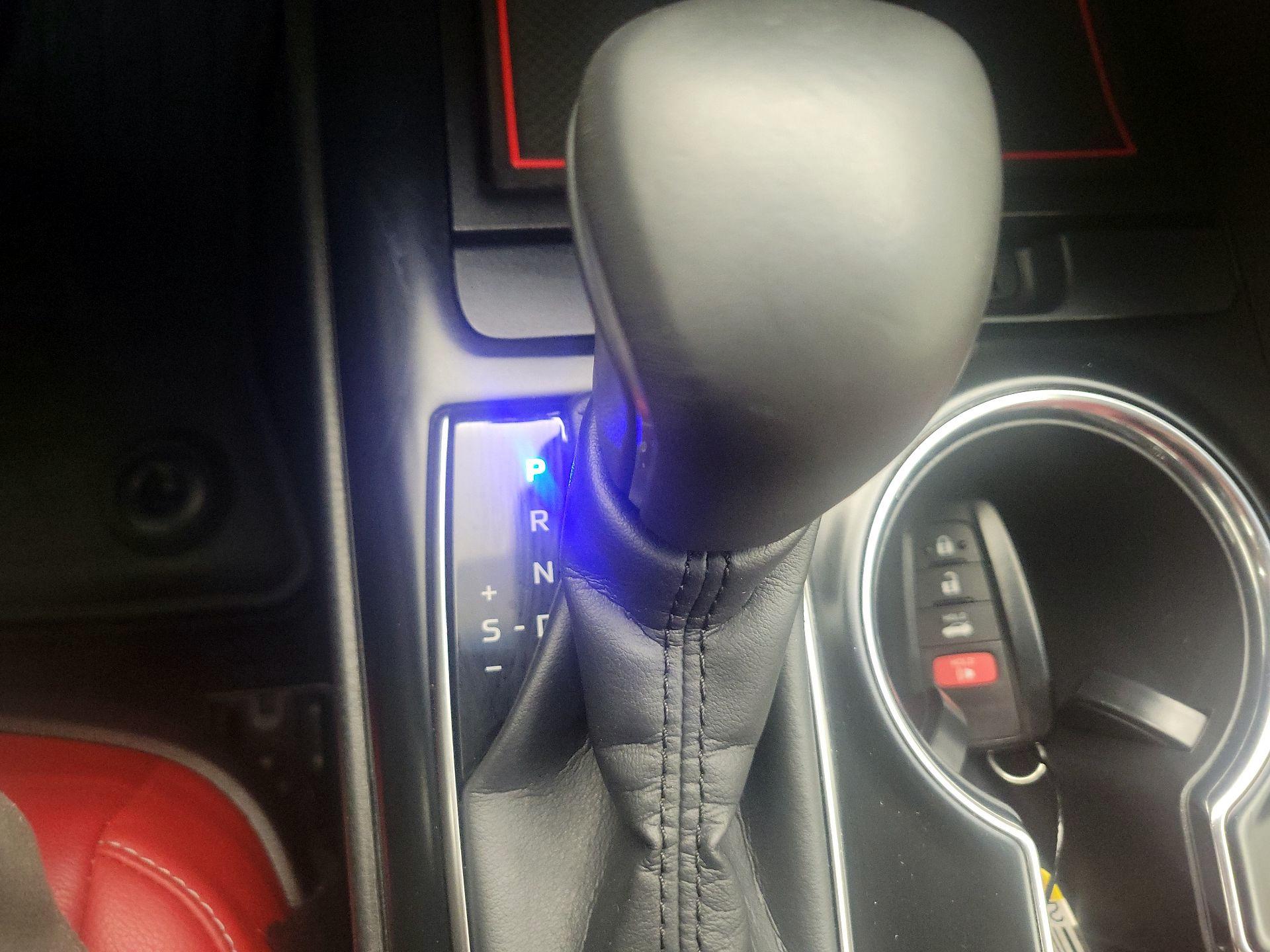 Thumbnail: 2019 Toyota Camry - 17