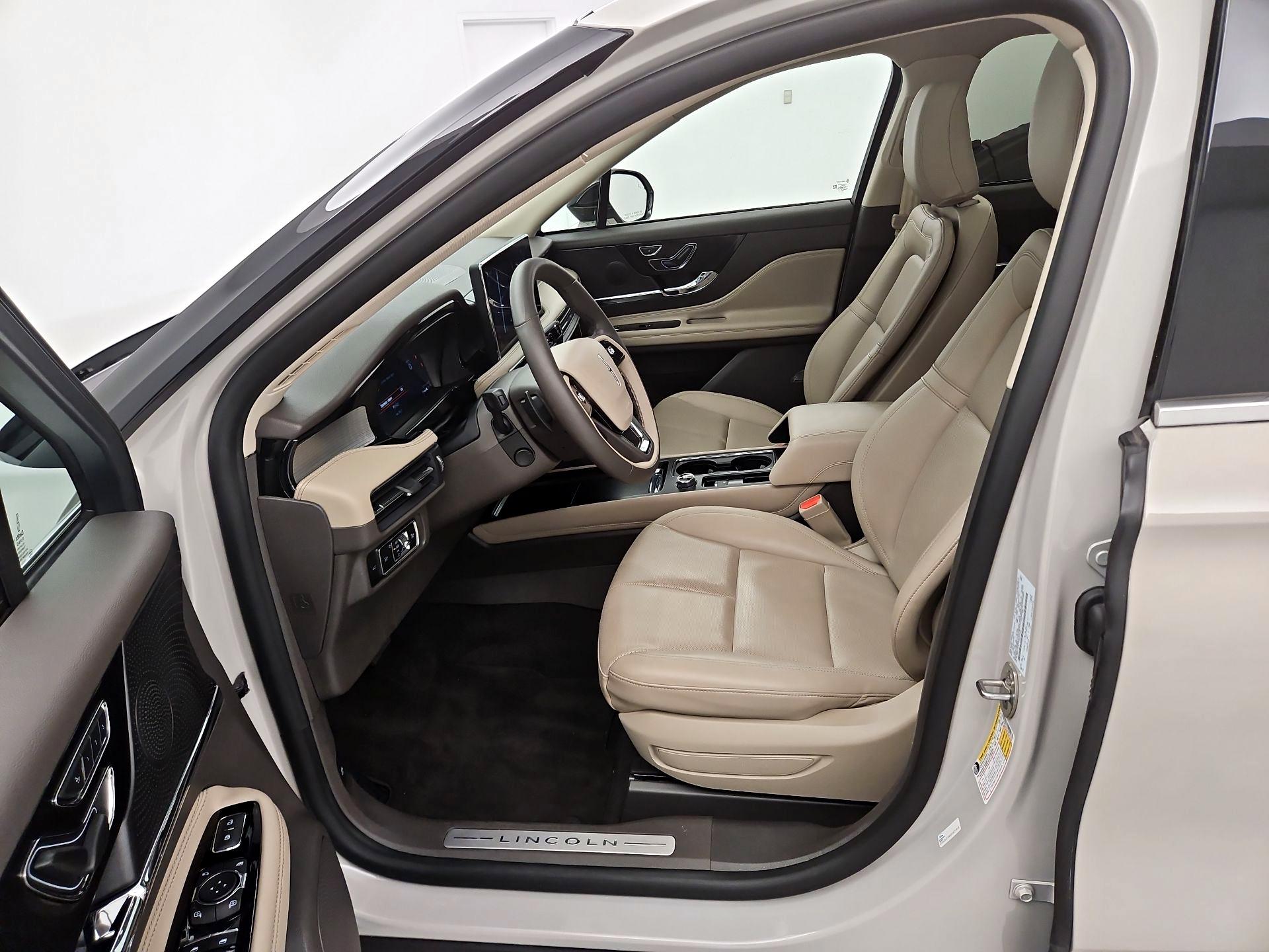 Thumbnail: 2024 Lincoln Corsair - 11