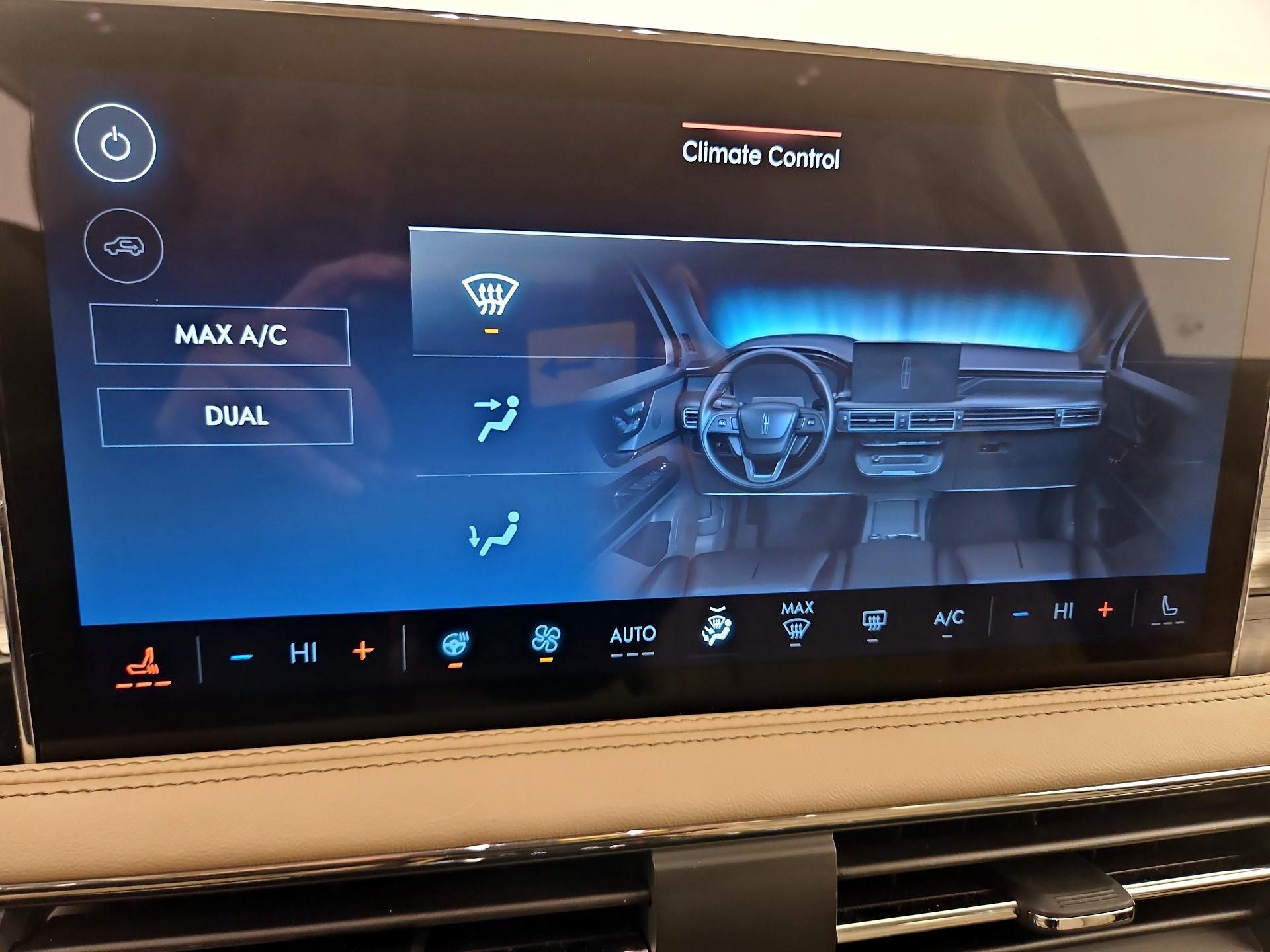 Thumbnail: 2024 Lincoln Corsair - 17