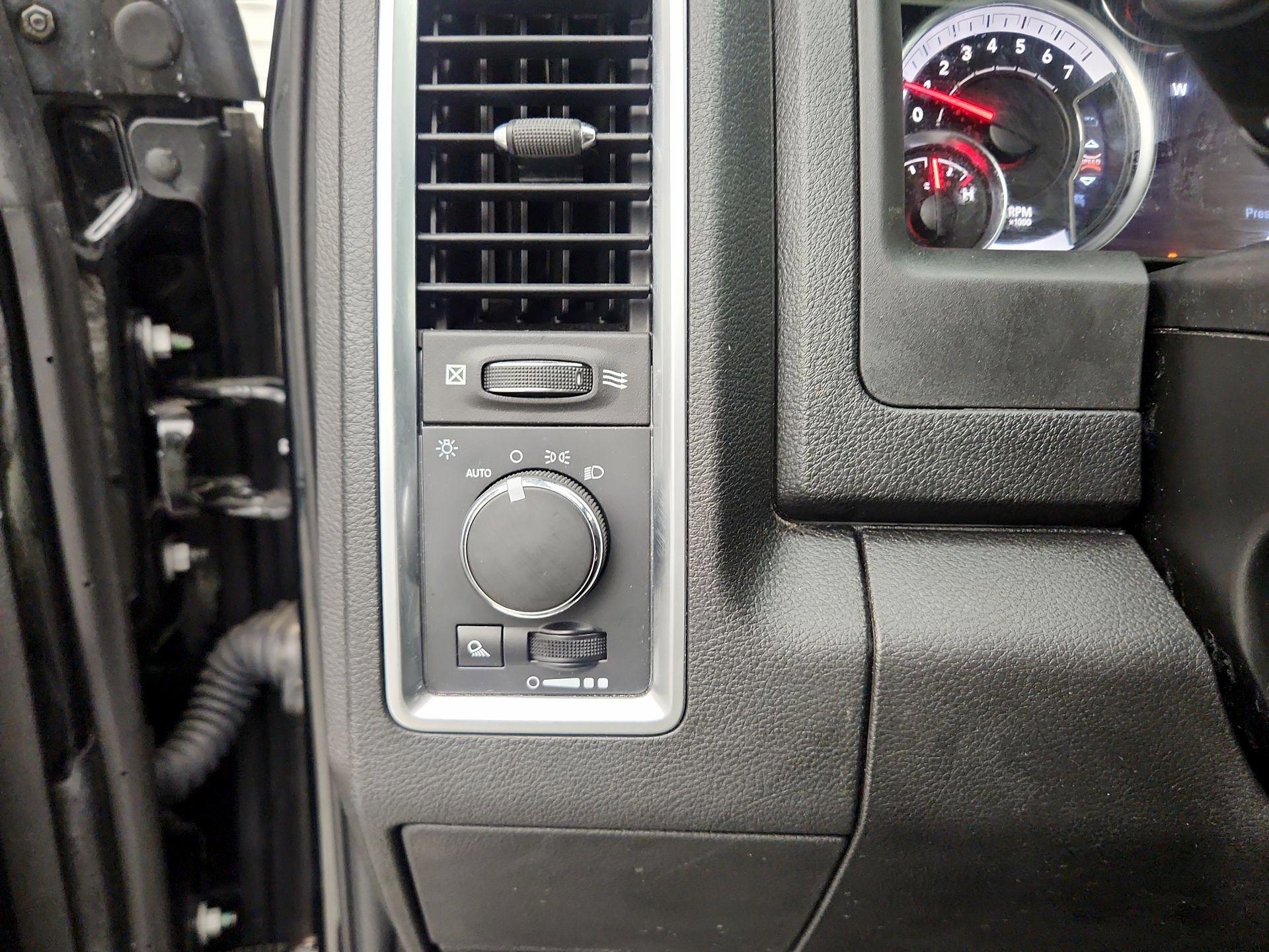 Thumbnail: 2023 RAM 1500 Classic - 13