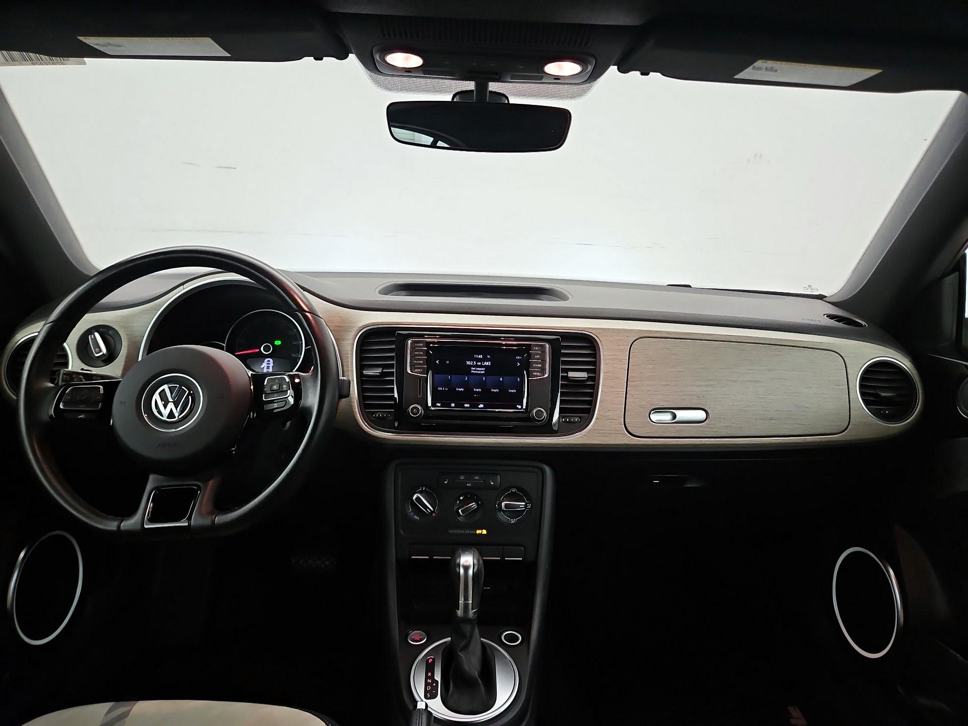 Thumbnail: 2018 Volkswagen Beetle - 9