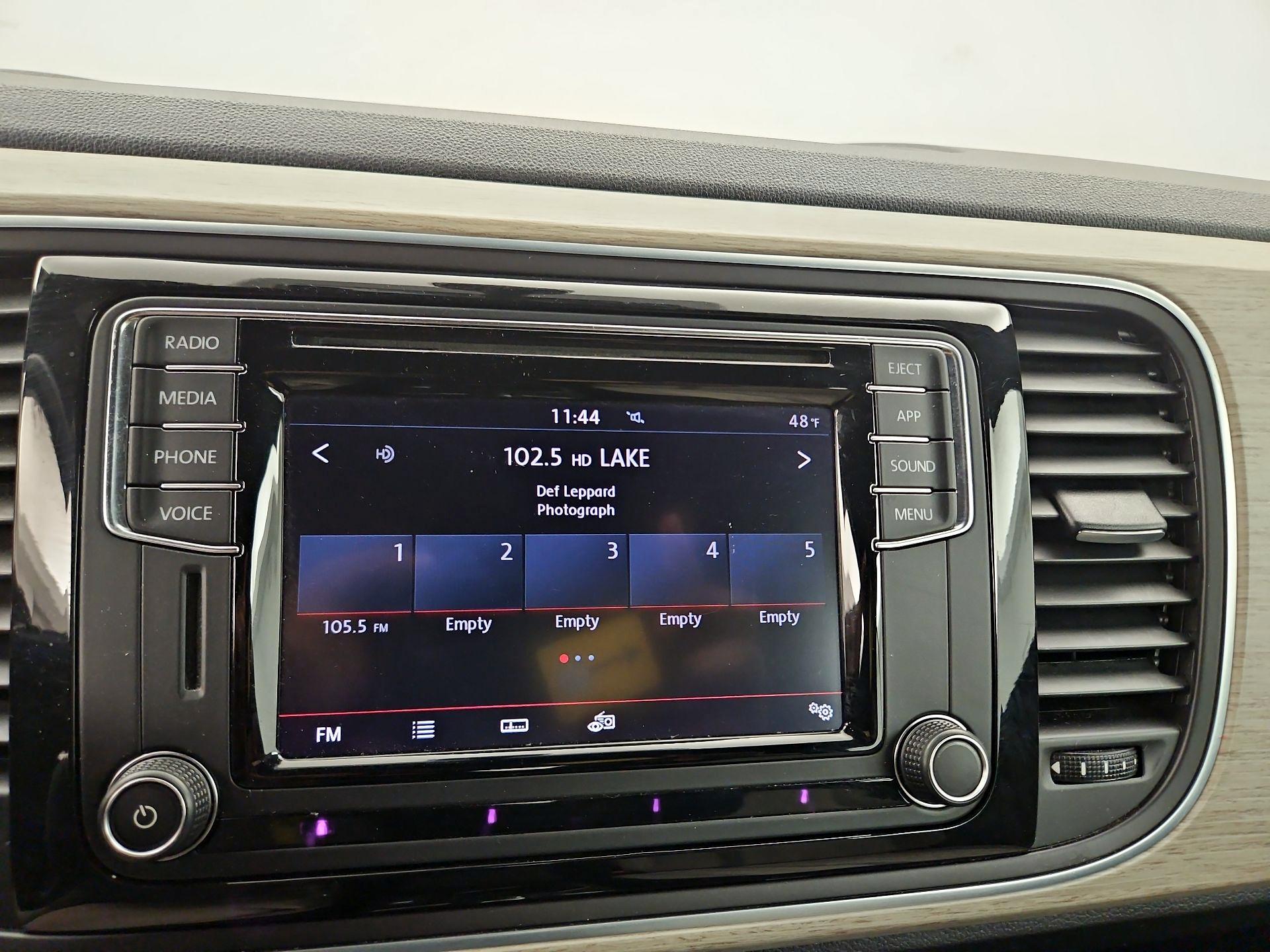 Thumbnail: 2018 Volkswagen Beetle - 15