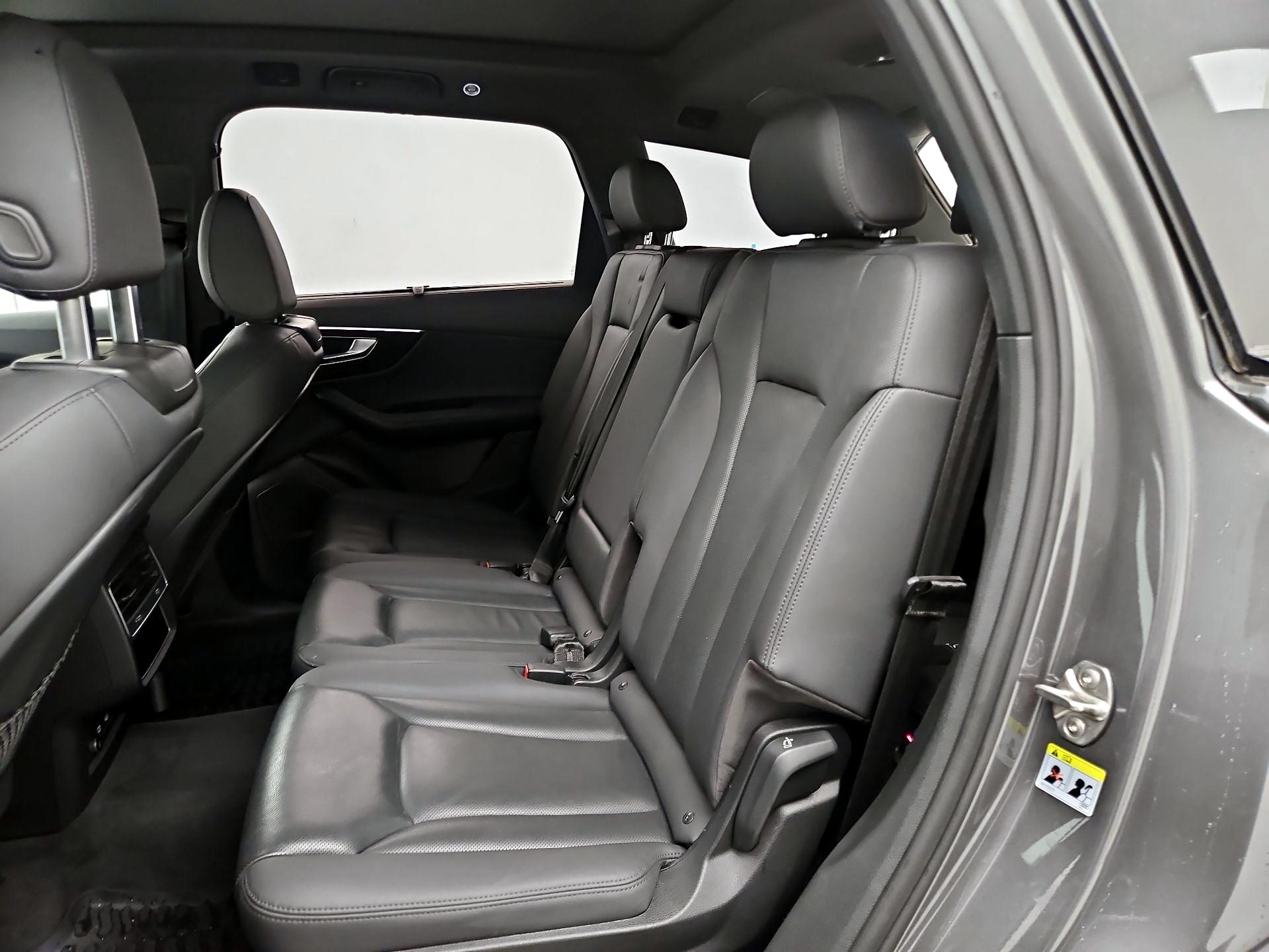 Thumbnail: 2021 Audi Q7 - 20