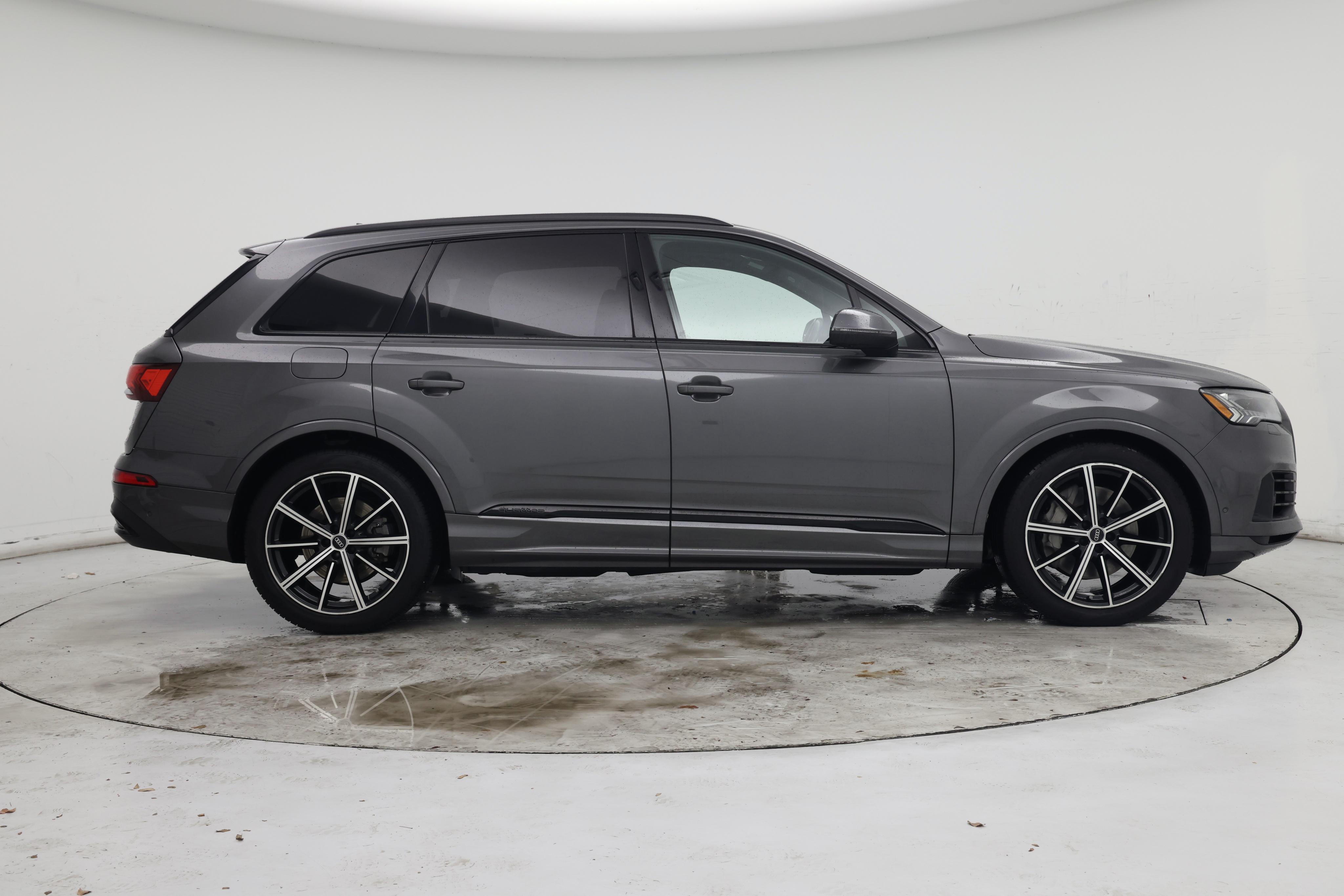 Thumbnail: 2021 Audi Q7 - 7