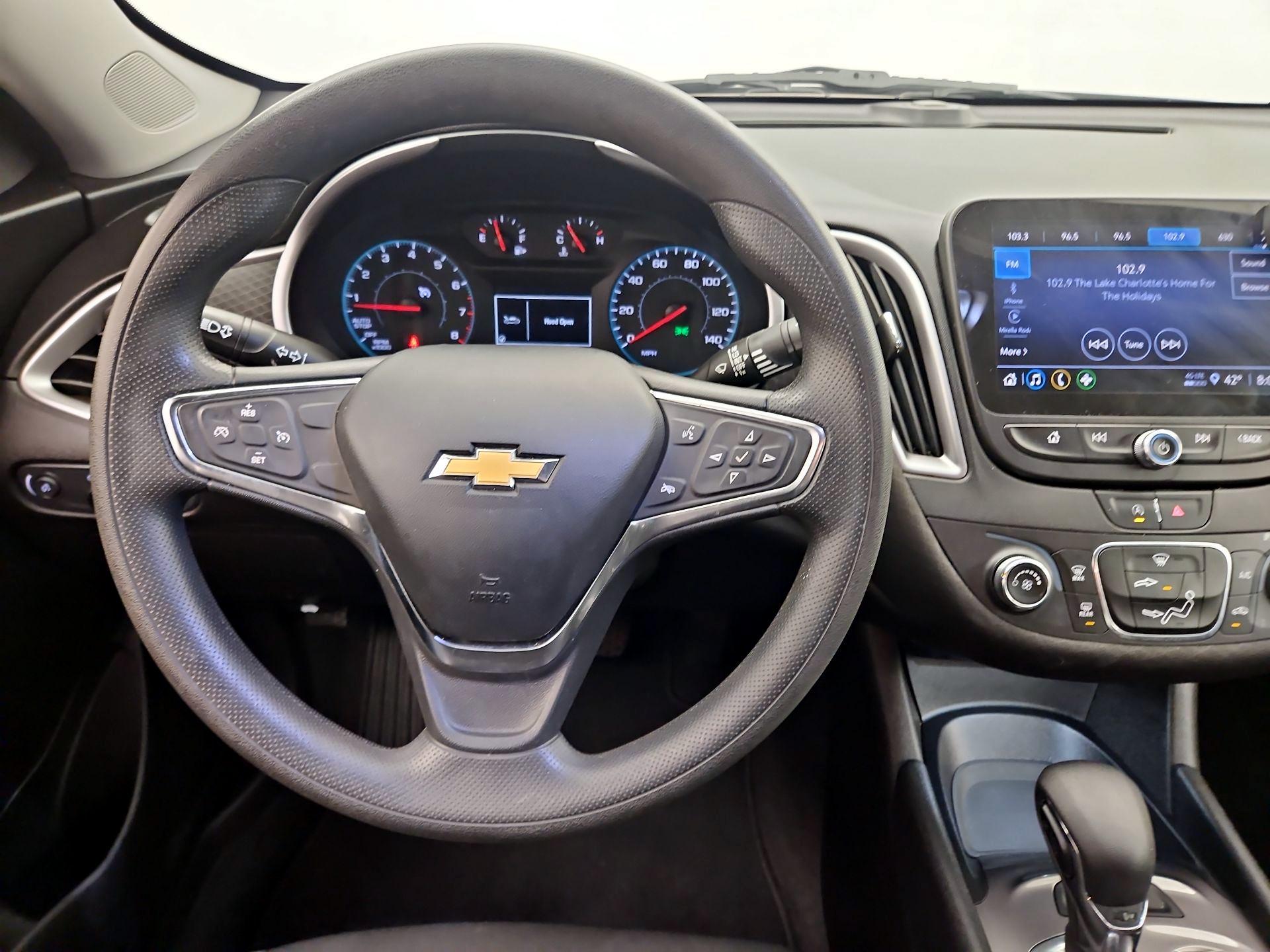 Thumbnail: 2021 Chevrolet Malibu - 10