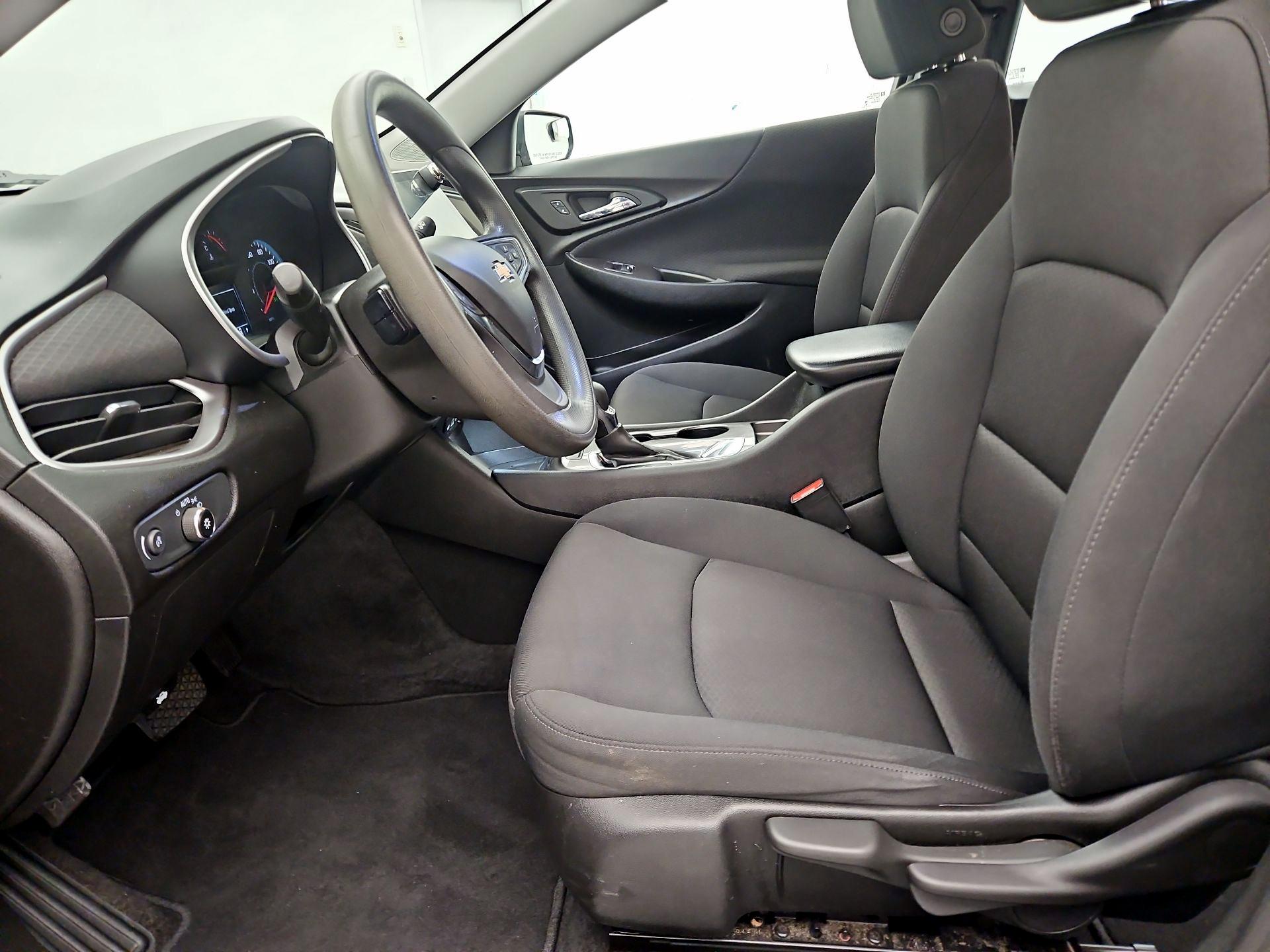 Thumbnail: 2021 Chevrolet Malibu - 11