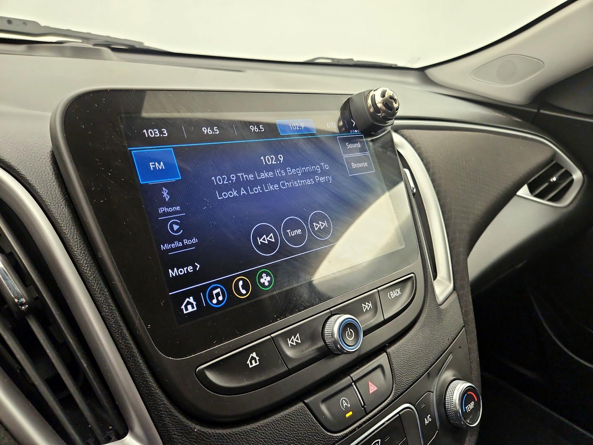 Thumbnail: 2021 Chevrolet Malibu - 15