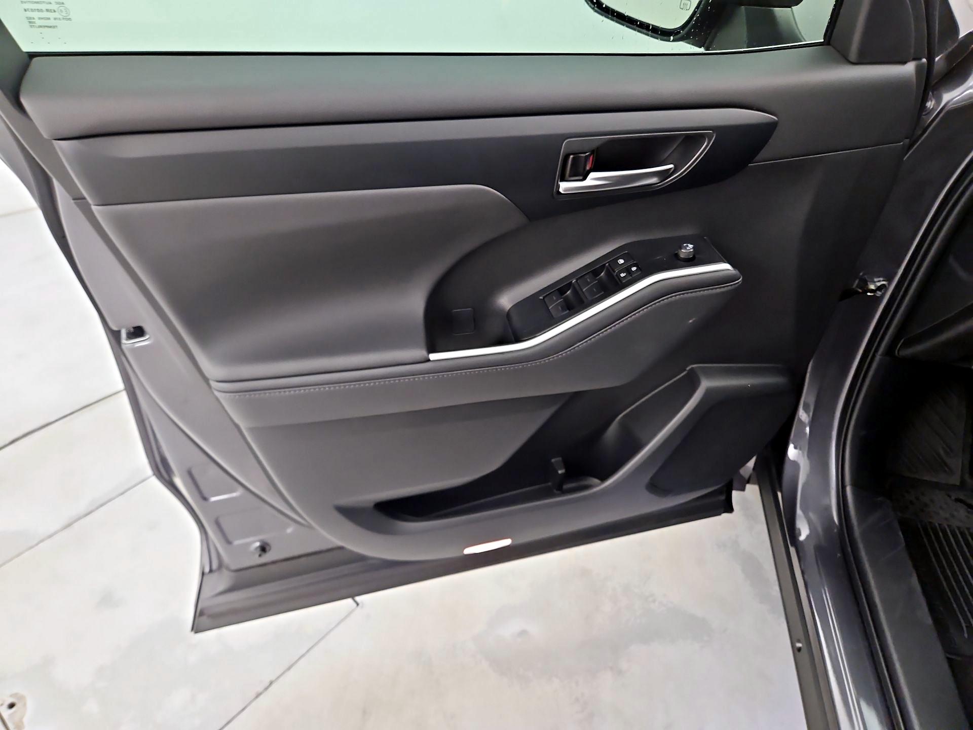 Thumbnail: 2024 Toyota Highlander - 12