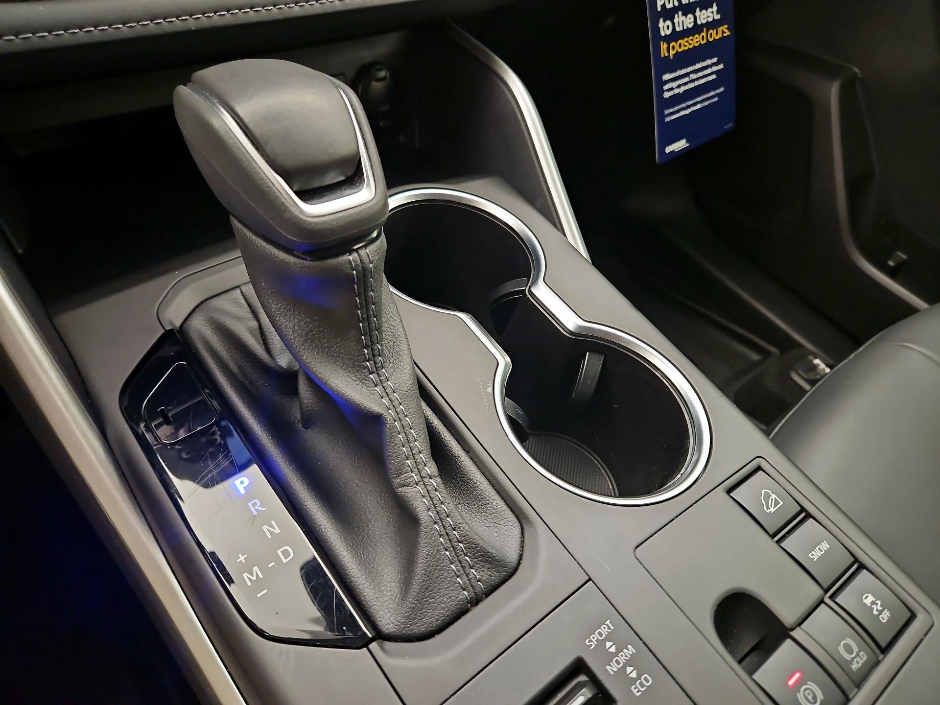 Thumbnail: 2024 Toyota Highlander - 17