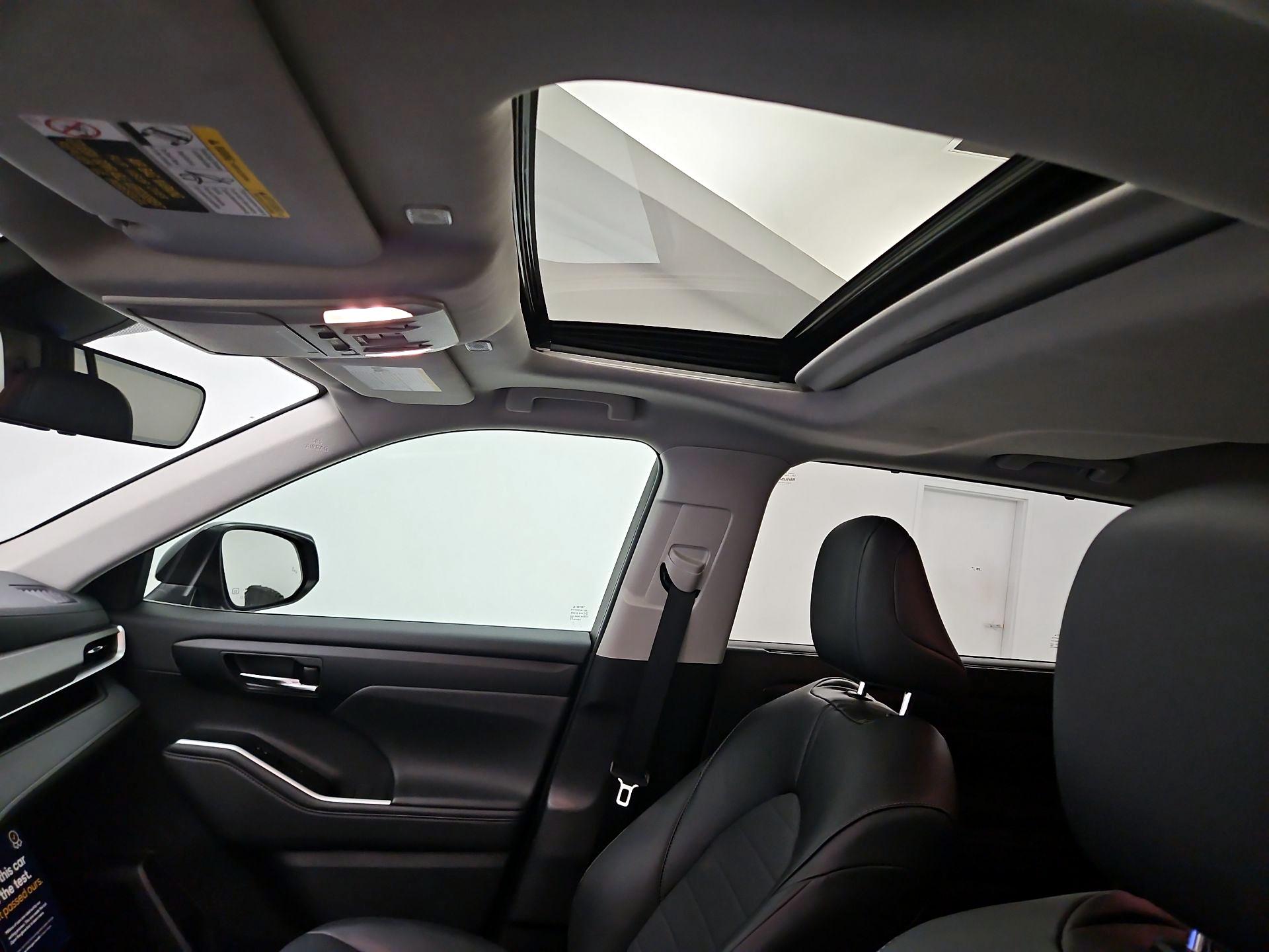 Thumbnail: 2024 Toyota Highlander - 19