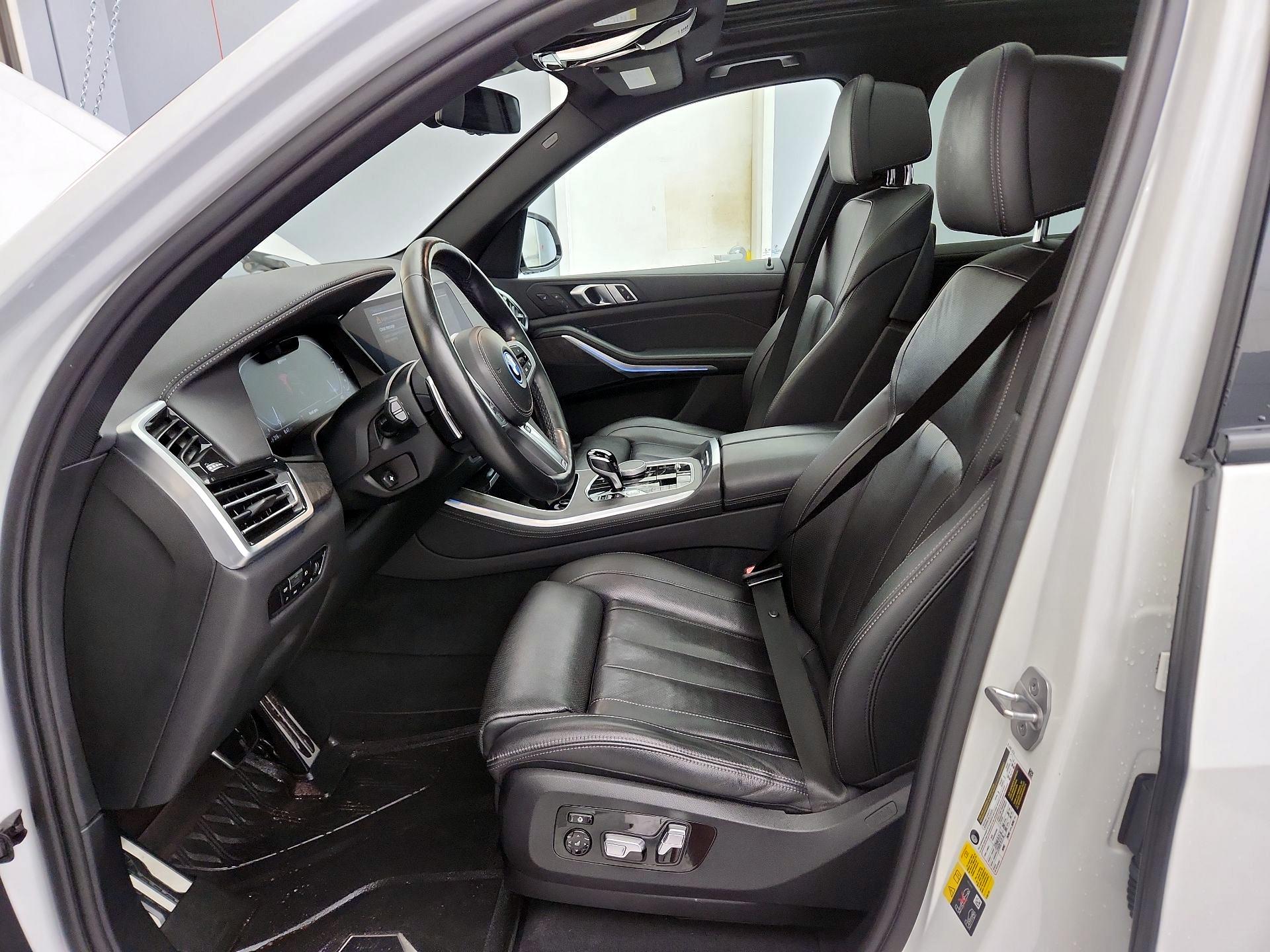 Thumbnail: 2022 BMW X5 - 11