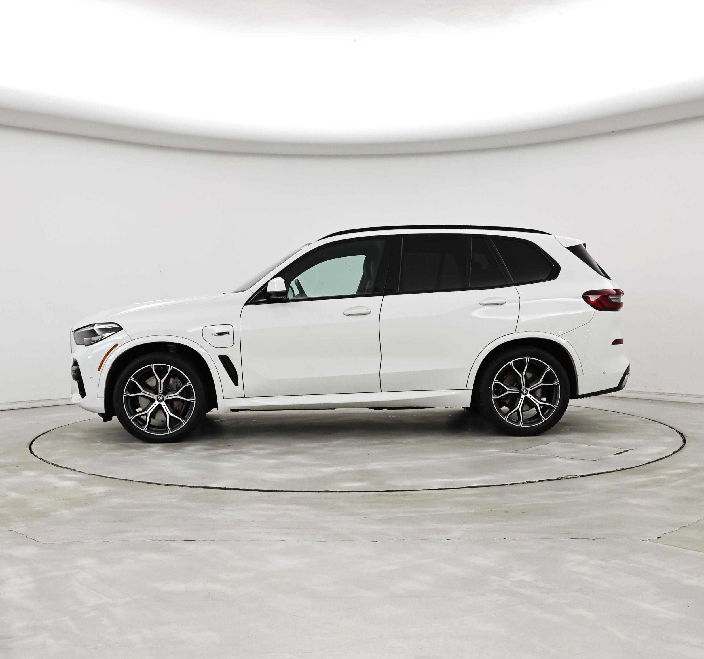 Thumbnail: 2022 BMW X5 - 3