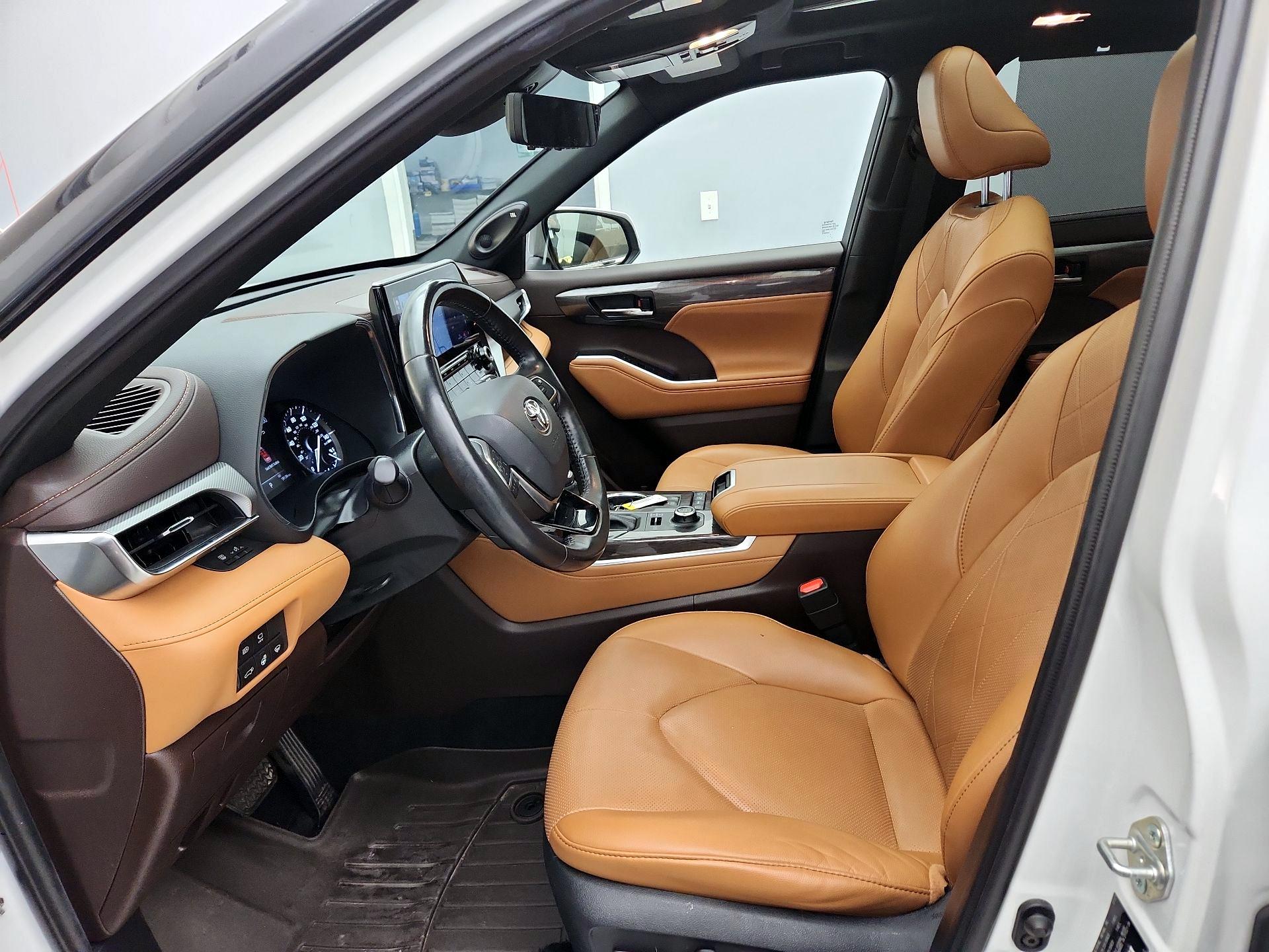 Thumbnail: 2021 Toyota Highlander - 11