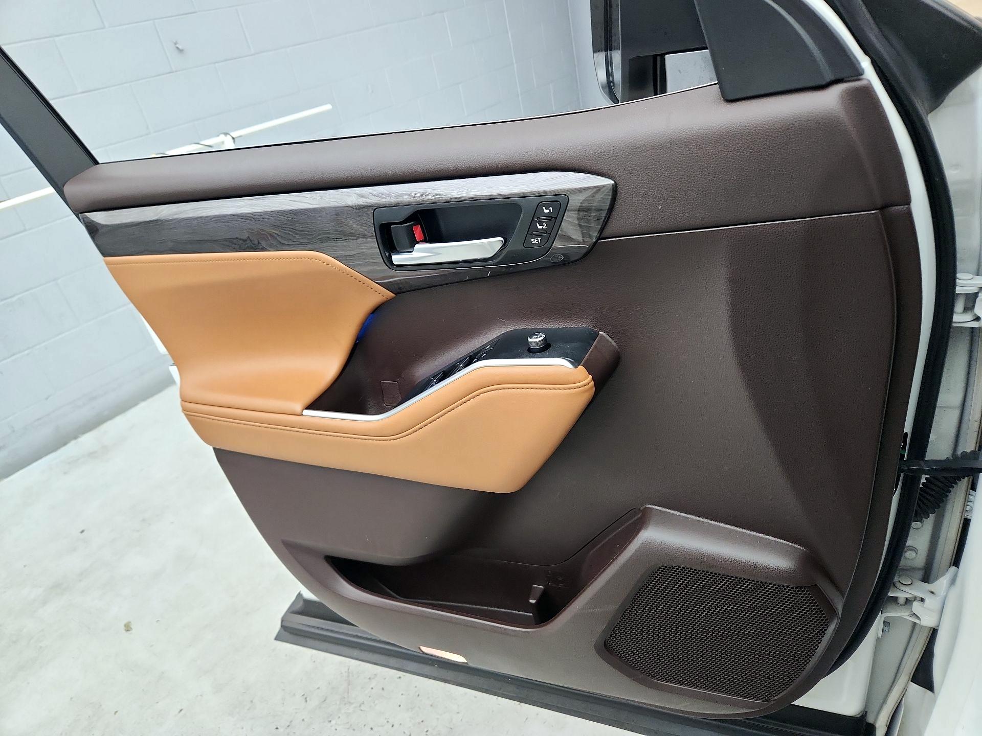 Thumbnail: 2021 Toyota Highlander - 12