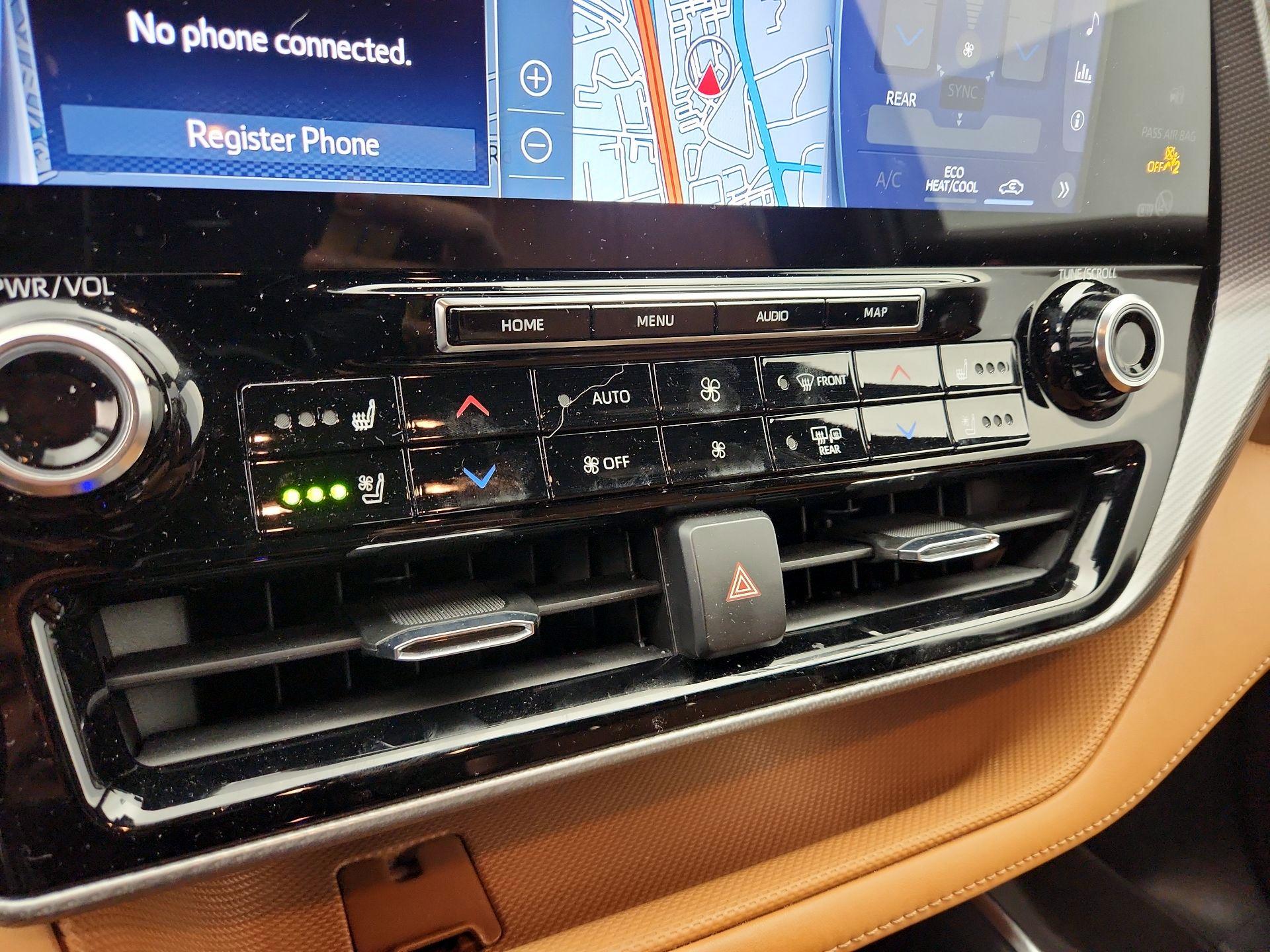 Thumbnail: 2021 Toyota Highlander - 17