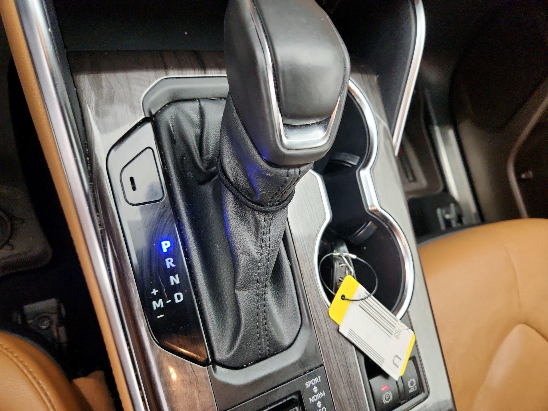 Thumbnail: 2021 Toyota Highlander - 18