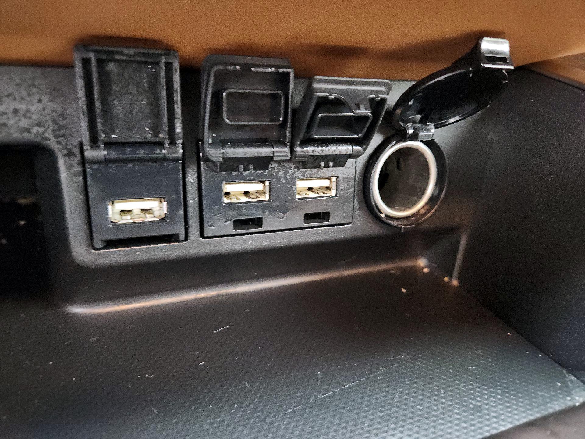 Thumbnail: 2021 Toyota Highlander - 19