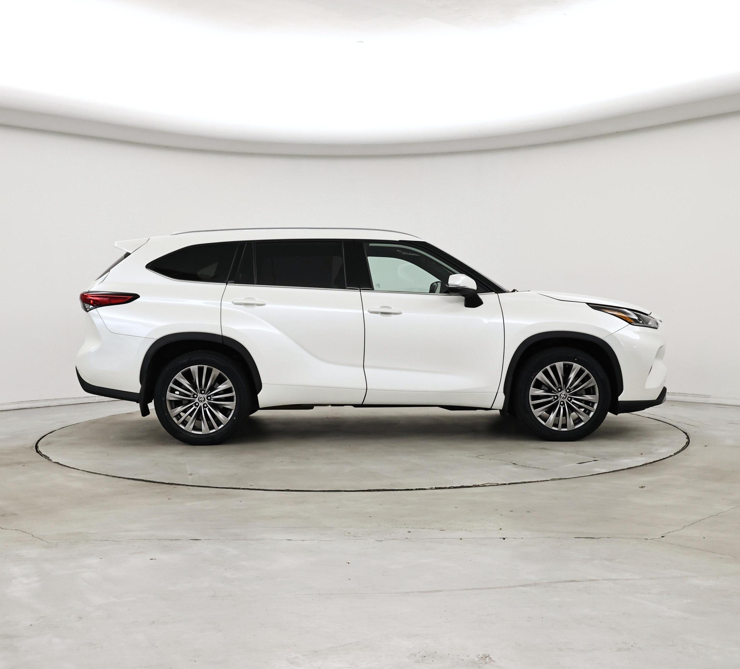 Thumbnail: 2021 Toyota Highlander - 7