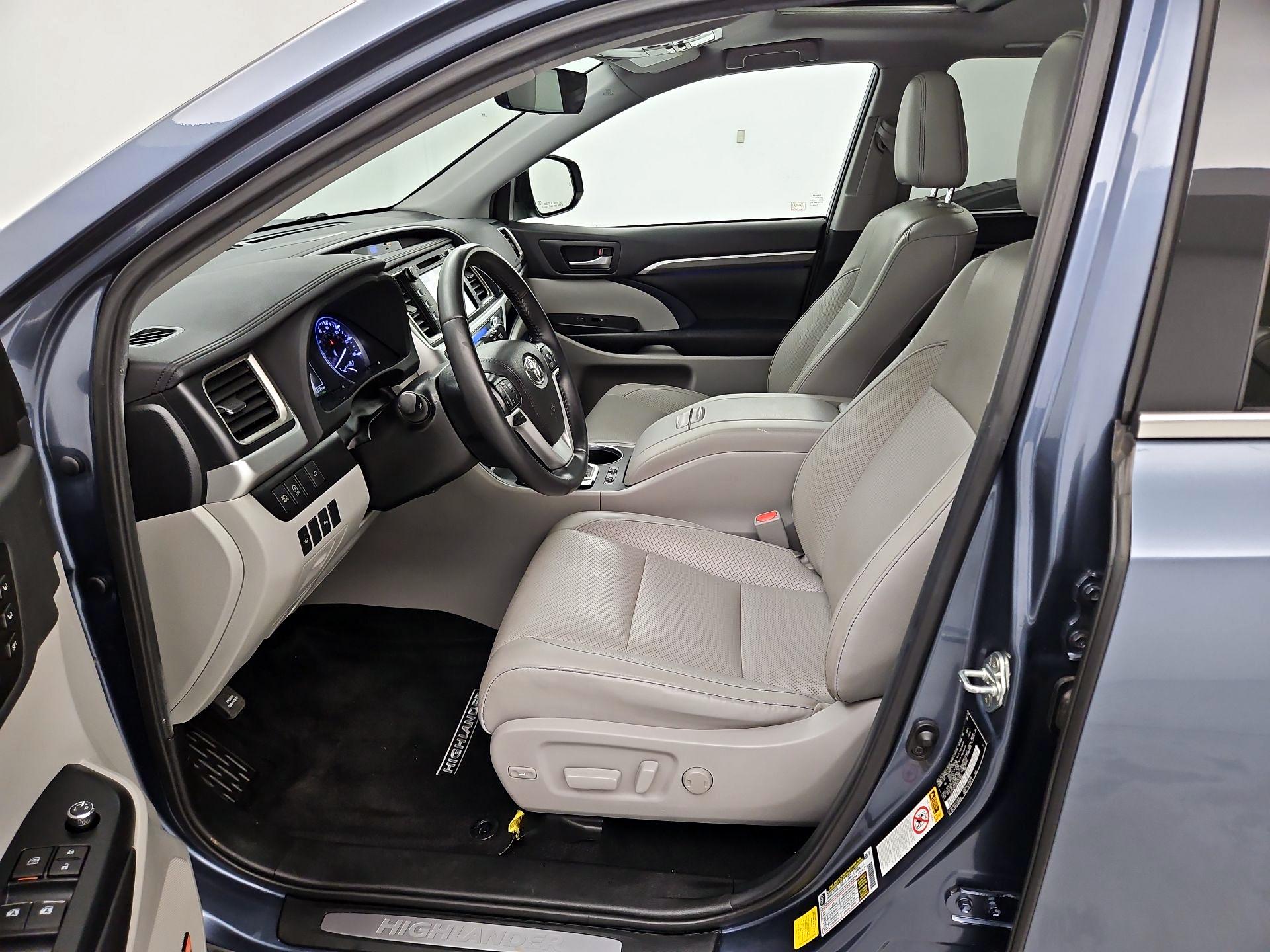 Thumbnail: 2019 Toyota Highlander - 11