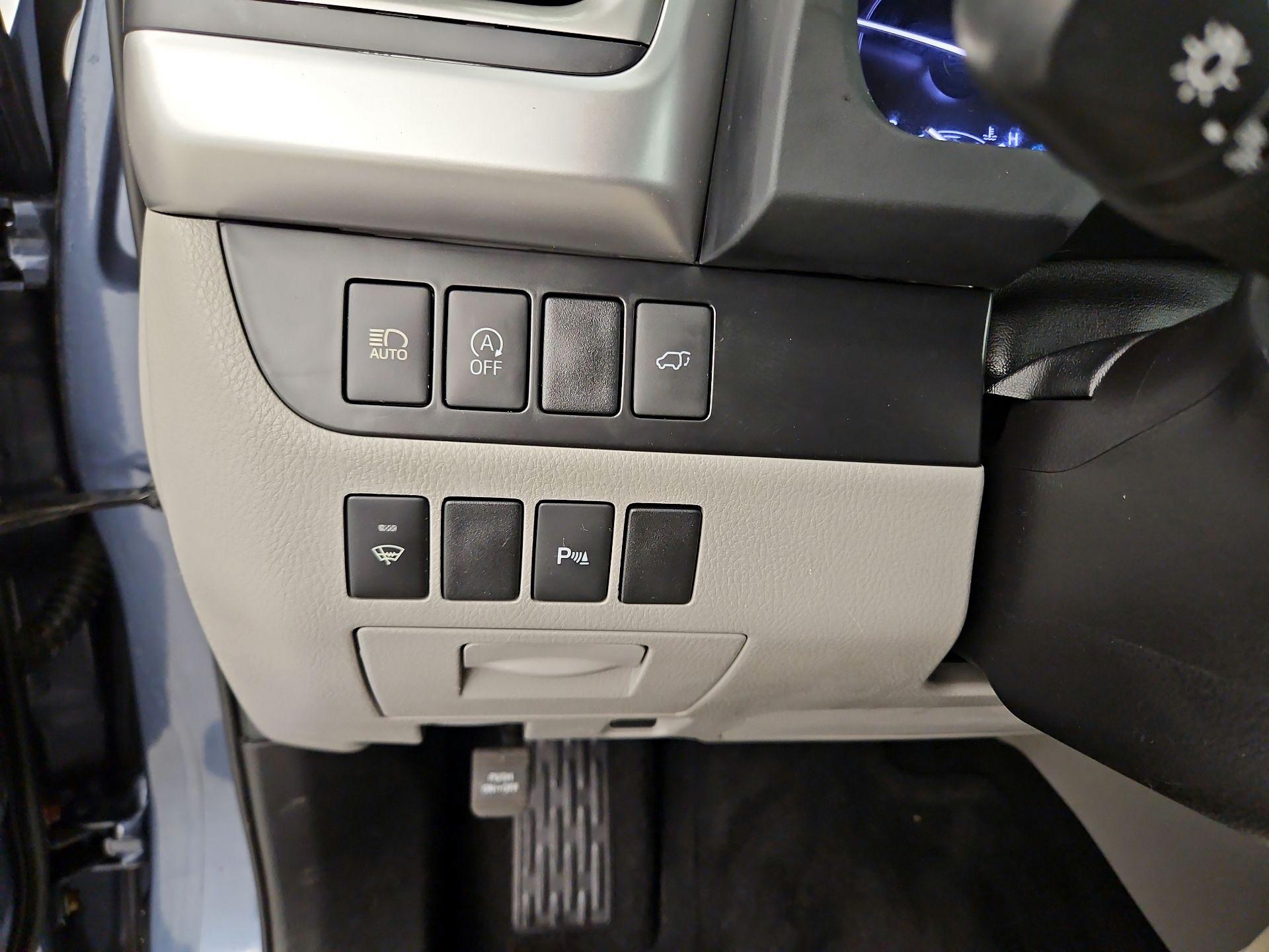 Thumbnail: 2019 Toyota Highlander - 13