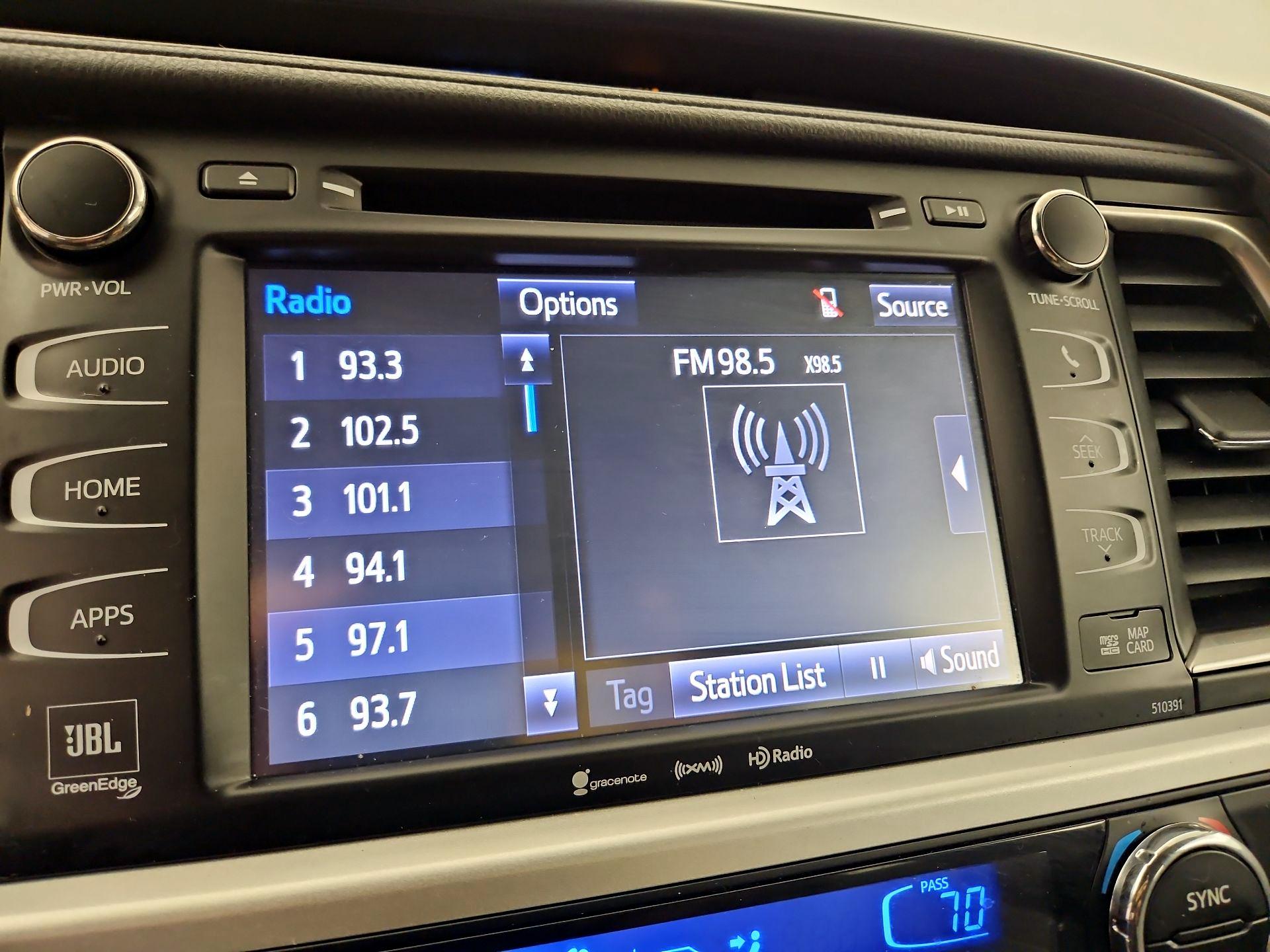 Thumbnail: 2019 Toyota Highlander - 16