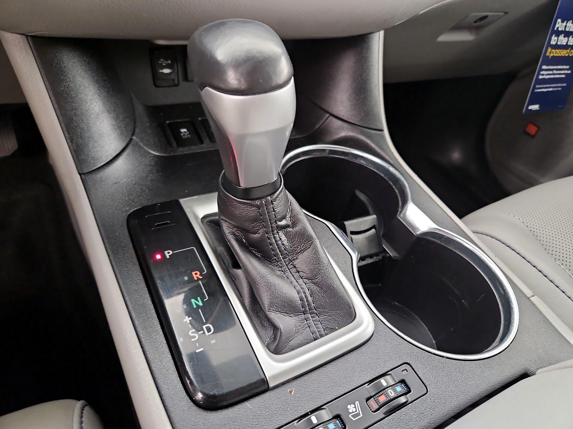 Thumbnail: 2019 Toyota Highlander - 18