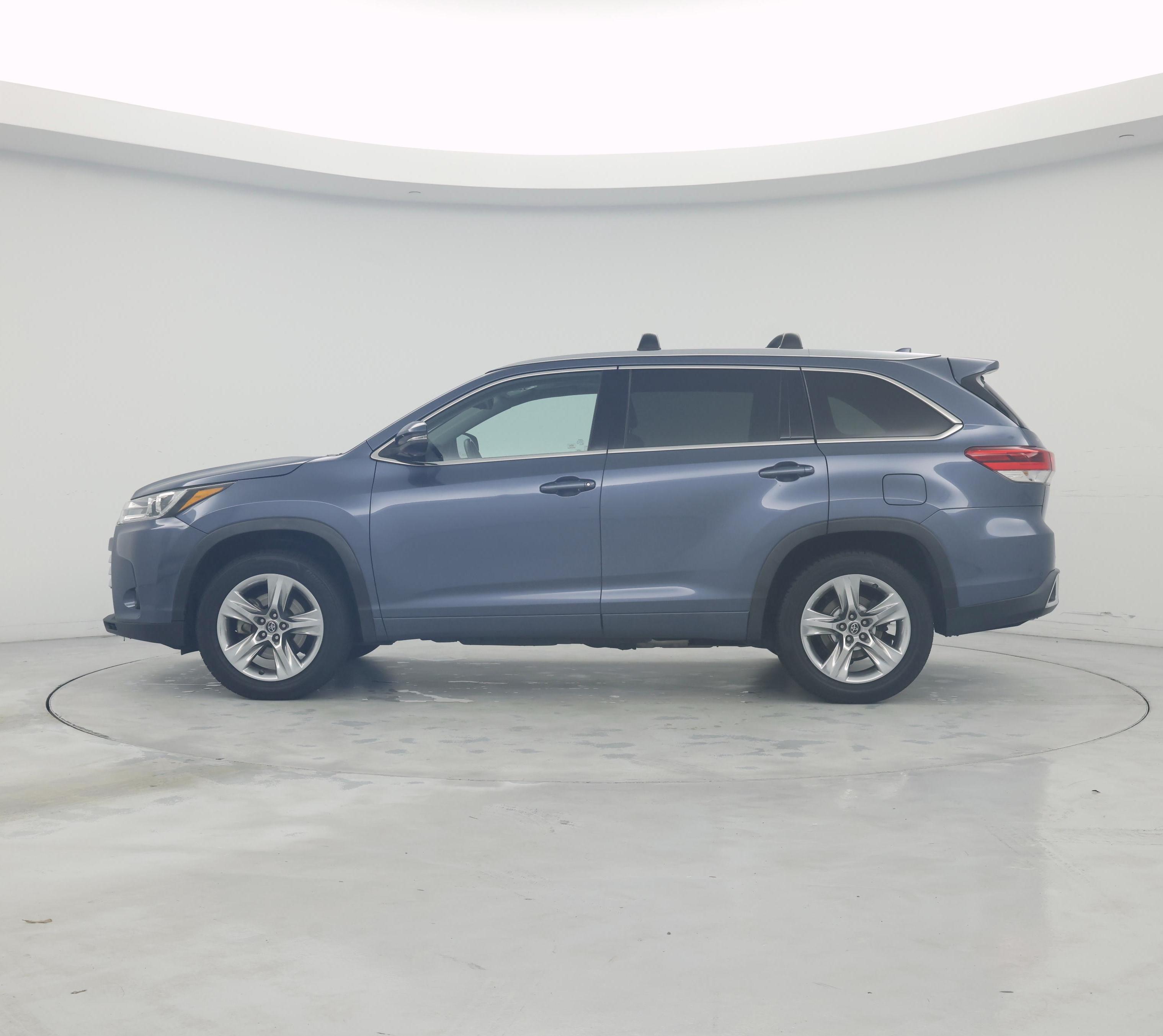 Thumbnail: 2019 Toyota Highlander - 3