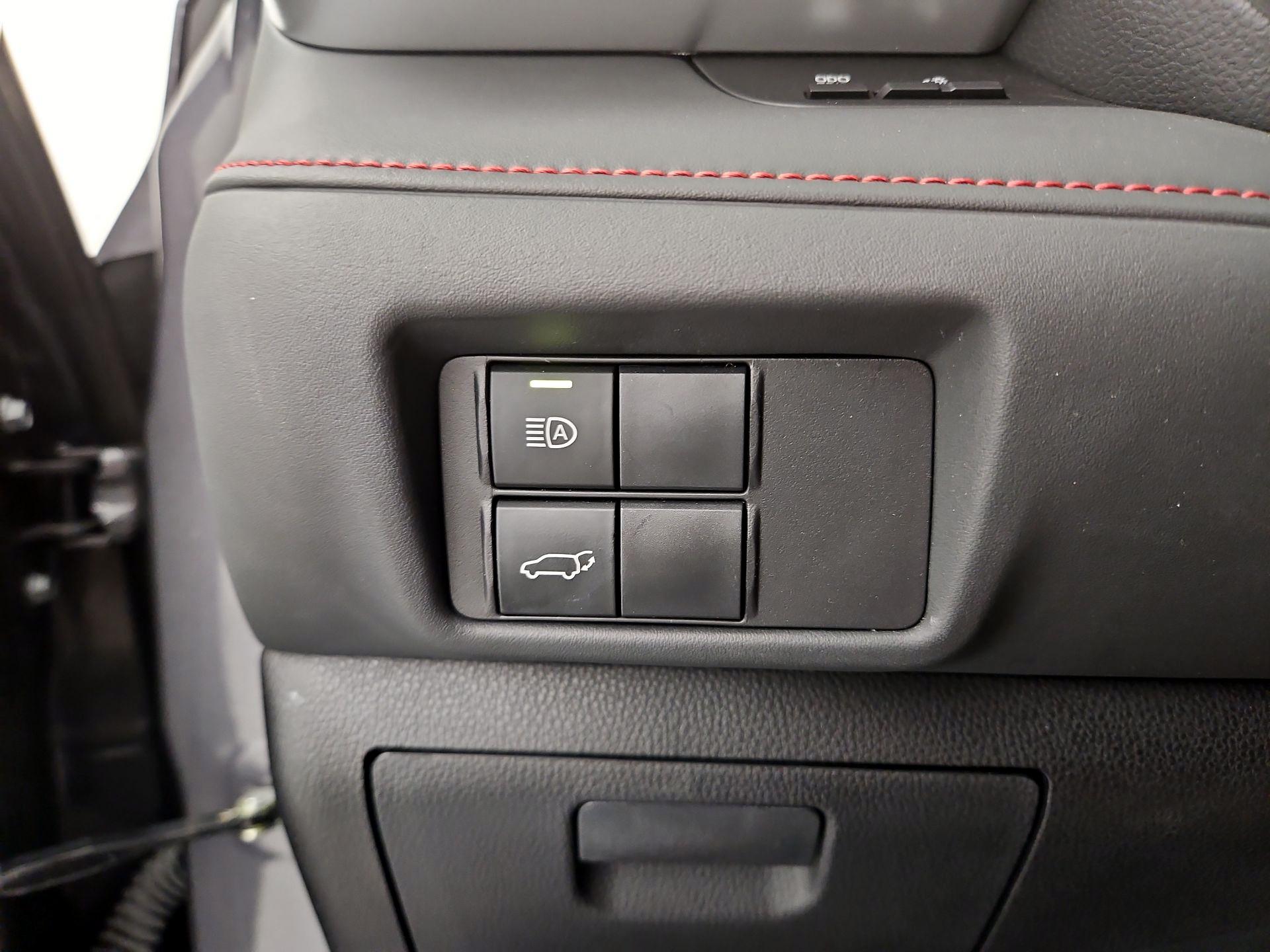 Thumbnail: 2022 Toyota Highlander - 13