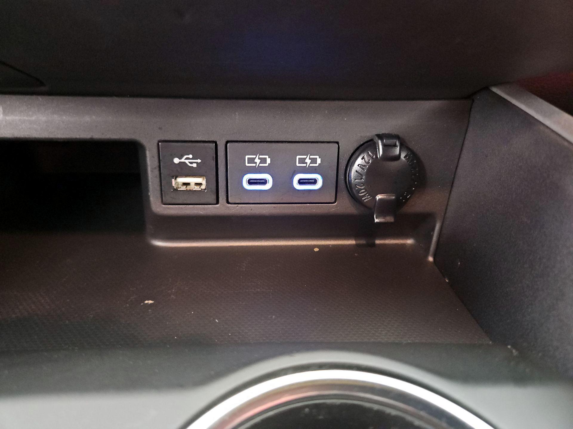 Thumbnail: 2022 Toyota Highlander - 18