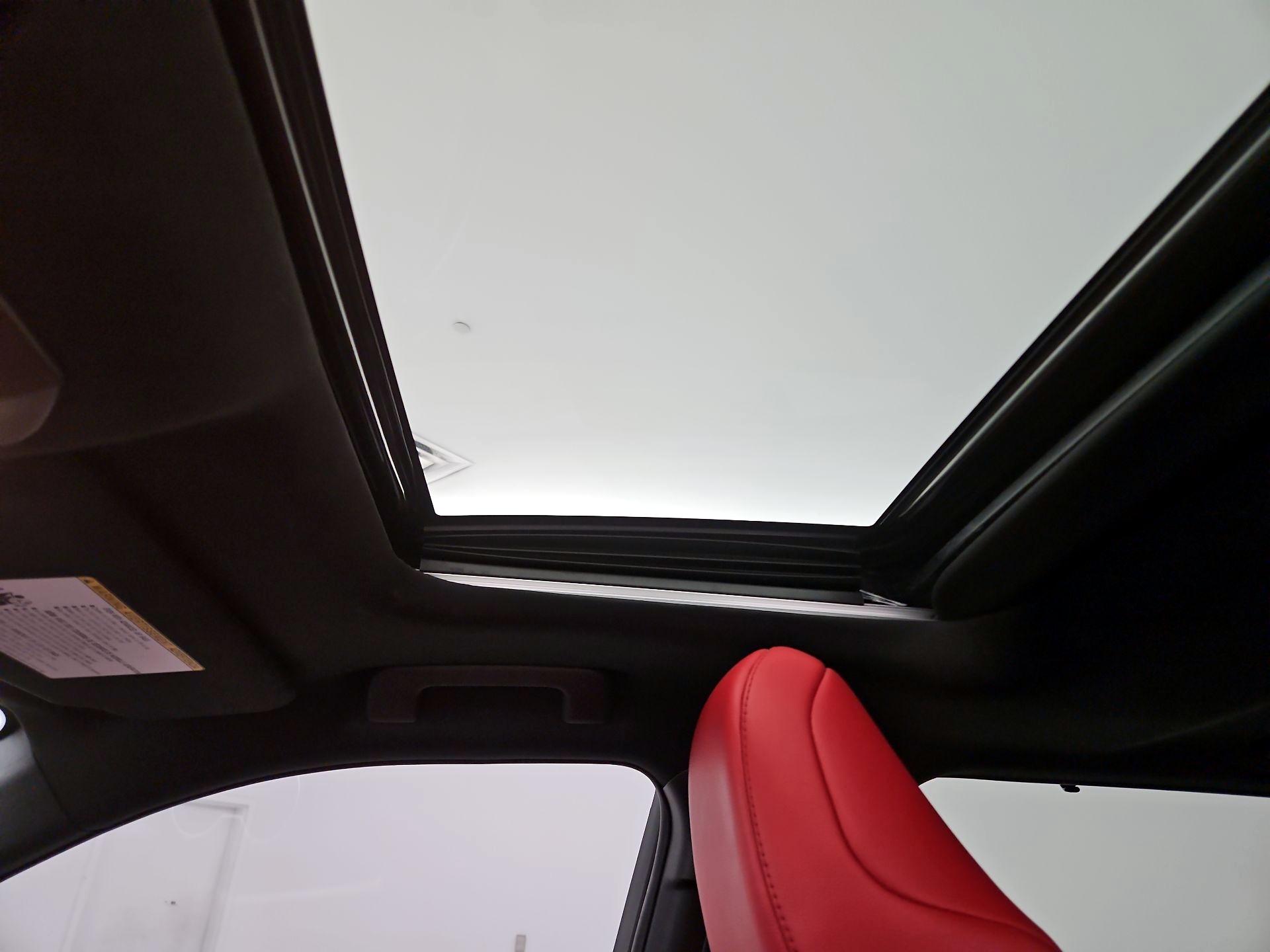 Thumbnail: 2022 Toyota Highlander - 19