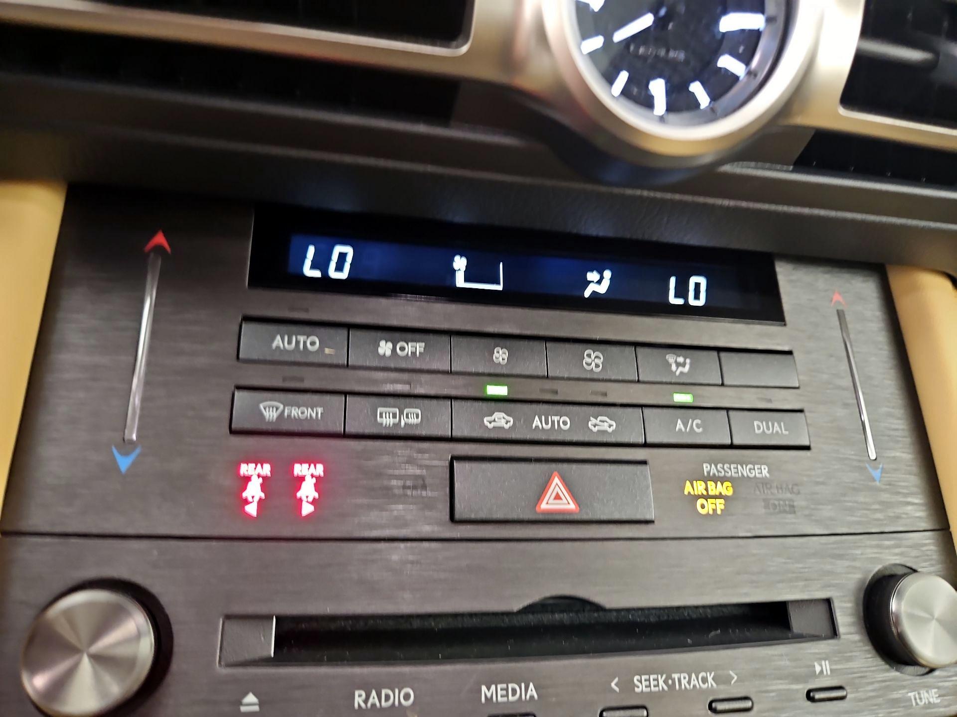 Thumbnail: 2019 Lexus RC - 16