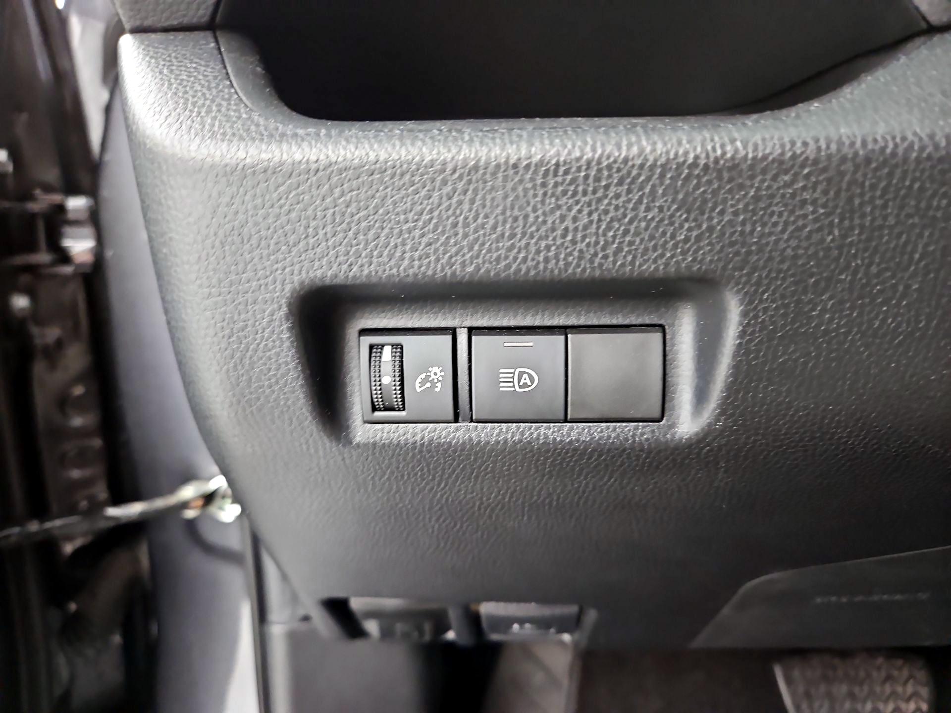 Thumbnail: 2020 Toyota RAV4 - 13