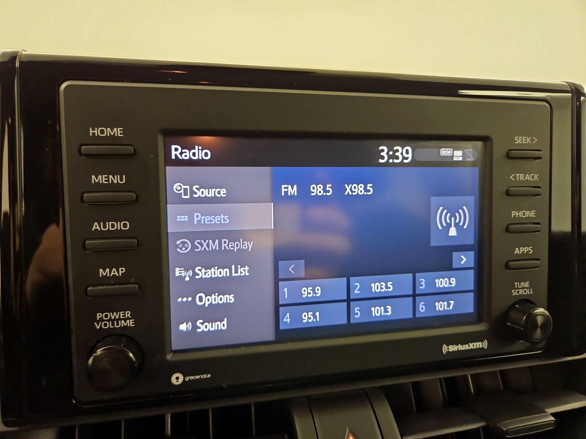 Thumbnail: 2020 Toyota RAV4 - 15