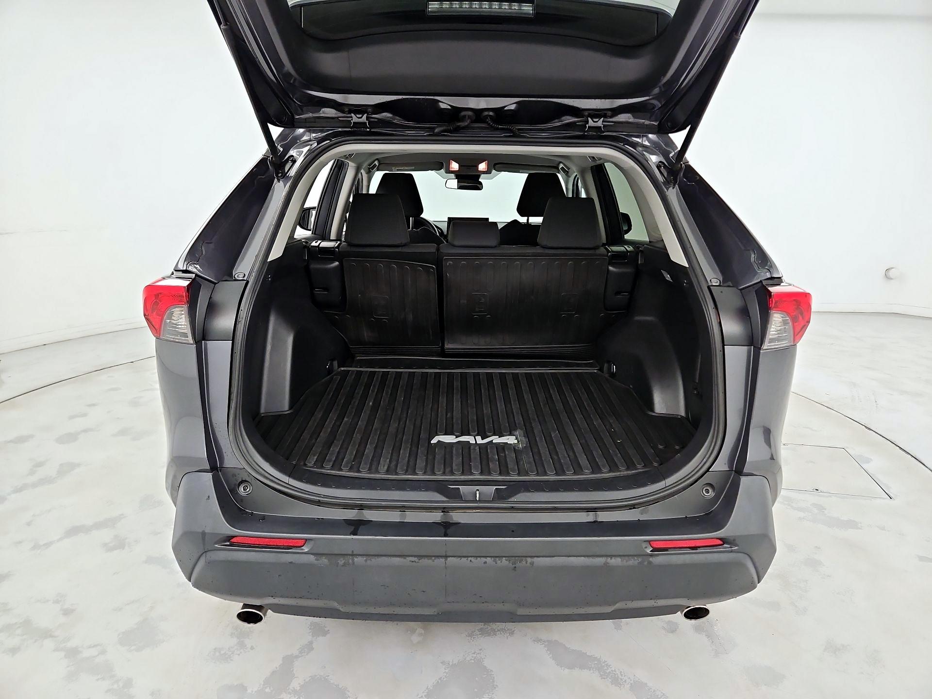 Thumbnail: 2020 Toyota RAV4 - 20