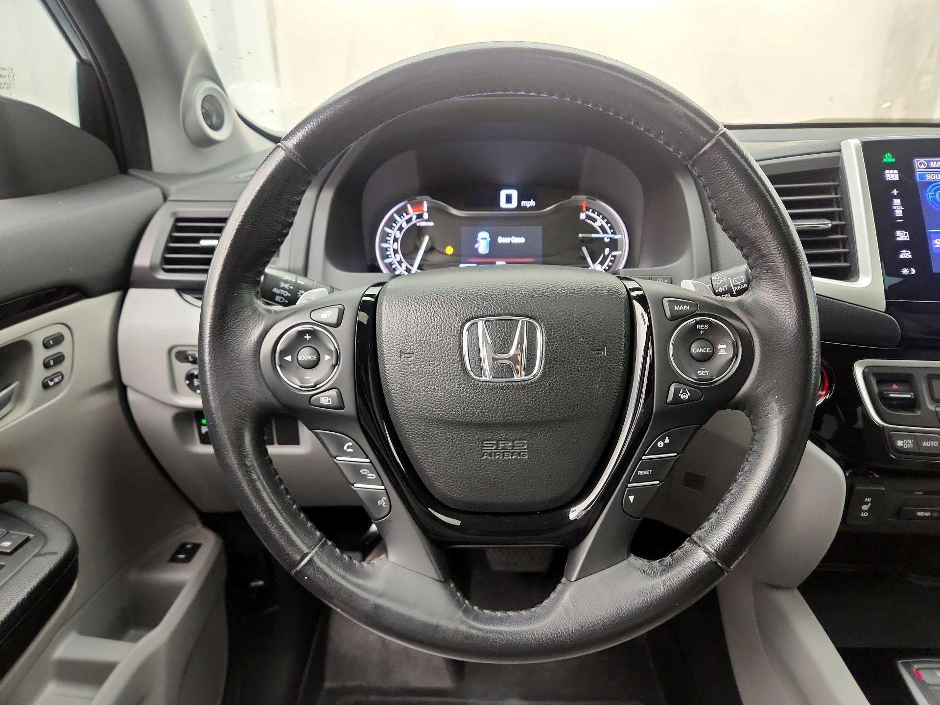 Thumbnail: 2016 Honda Pilot - 10