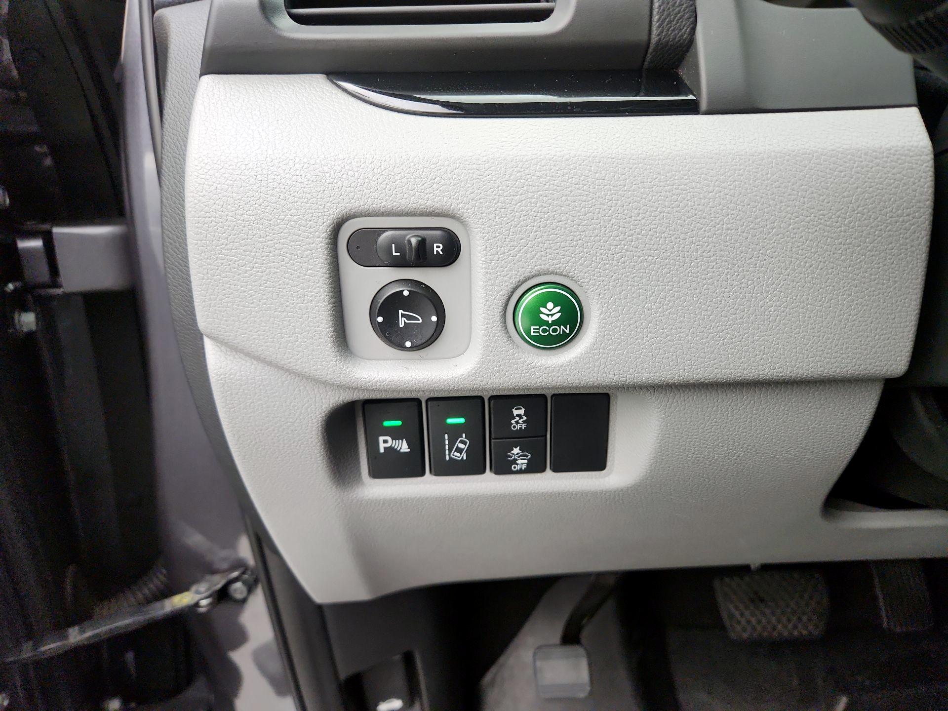 Thumbnail: 2016 Honda Pilot - 13