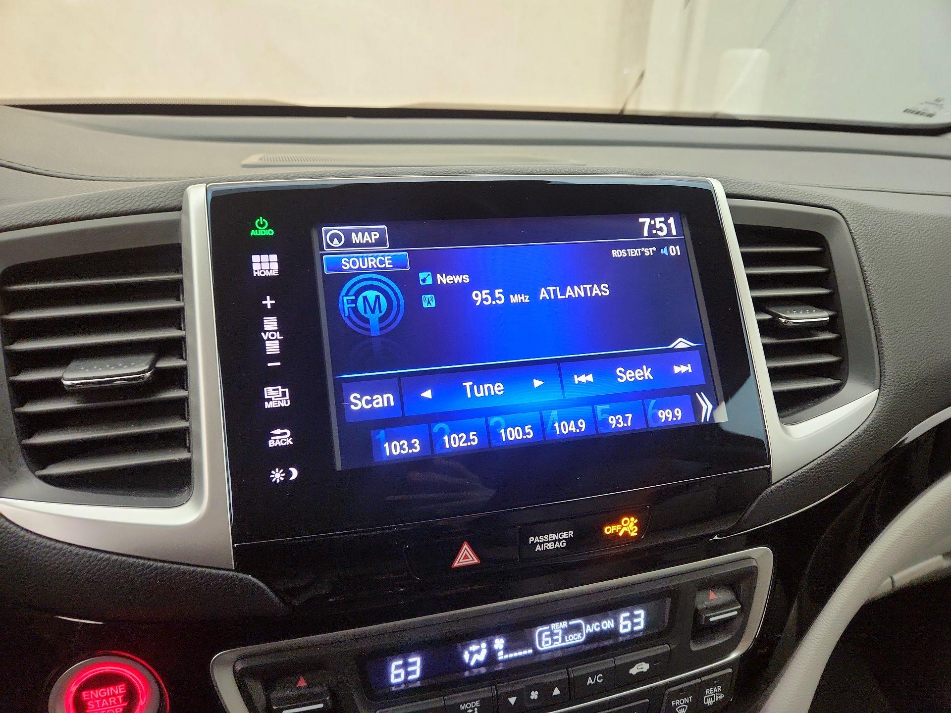 Thumbnail: 2016 Honda Pilot - 15