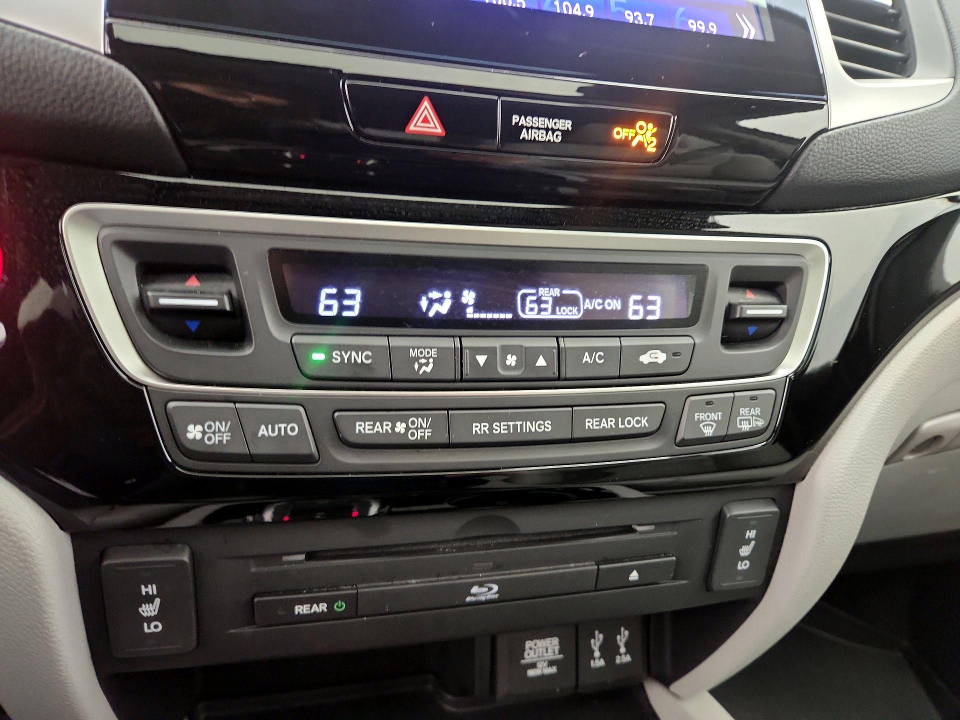 Thumbnail: 2016 Honda Pilot - 16