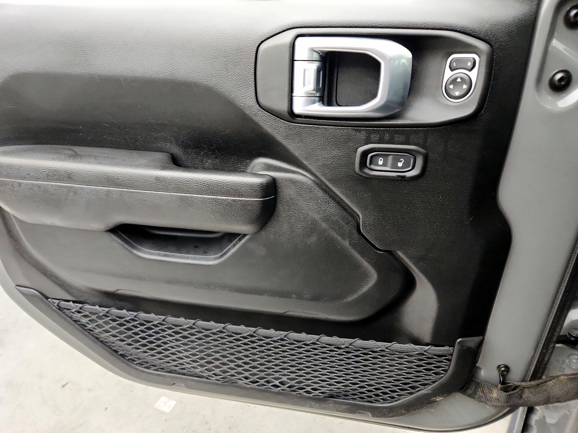 Thumbnail: 2023 Jeep Gladiator - 12