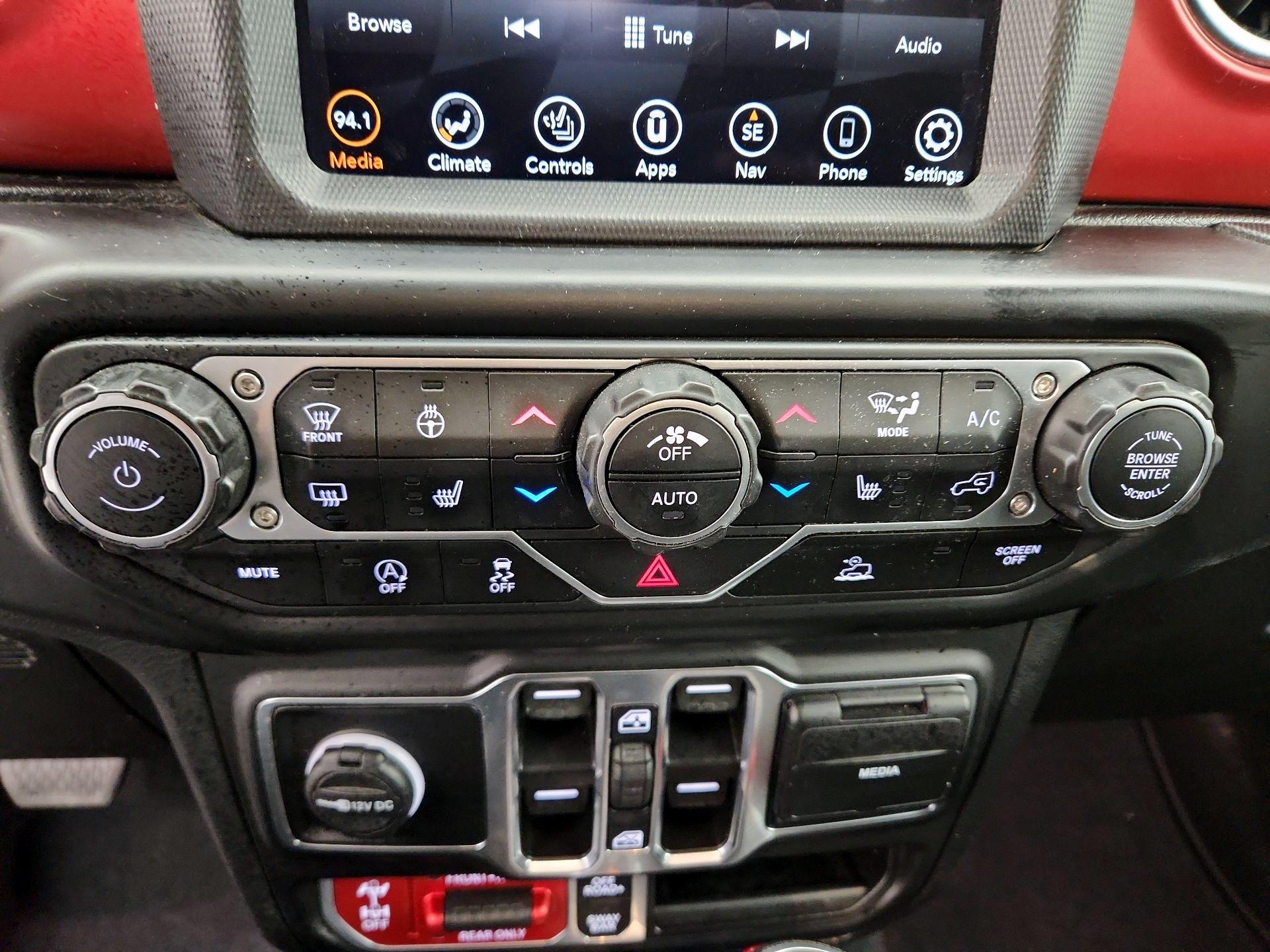 Thumbnail: 2023 Jeep Gladiator - 17