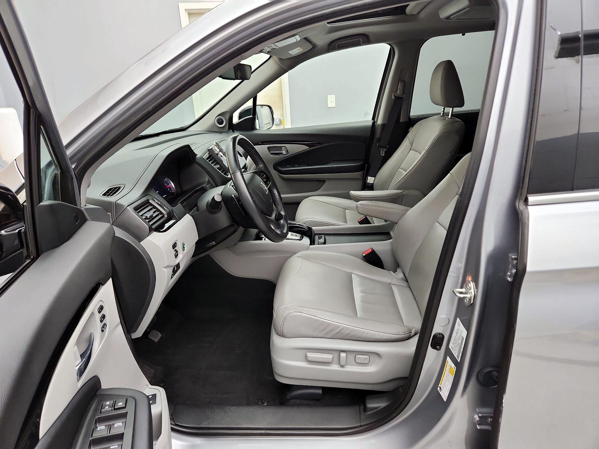 Thumbnail: 2020 Honda Pilot - 11